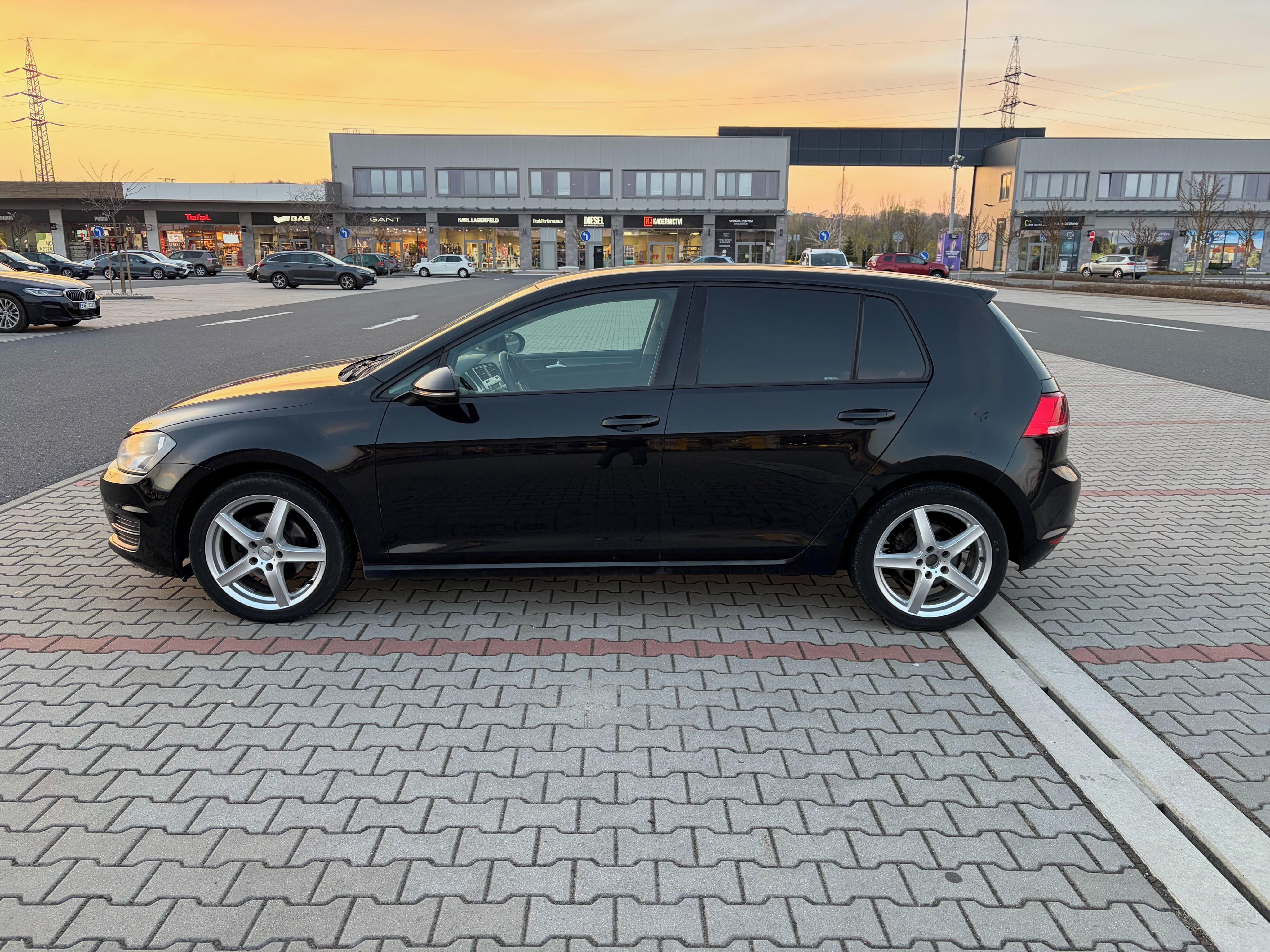 Volkswagen Golf, VII 1.2 TSi 63 kw ČR digi - fotka 6