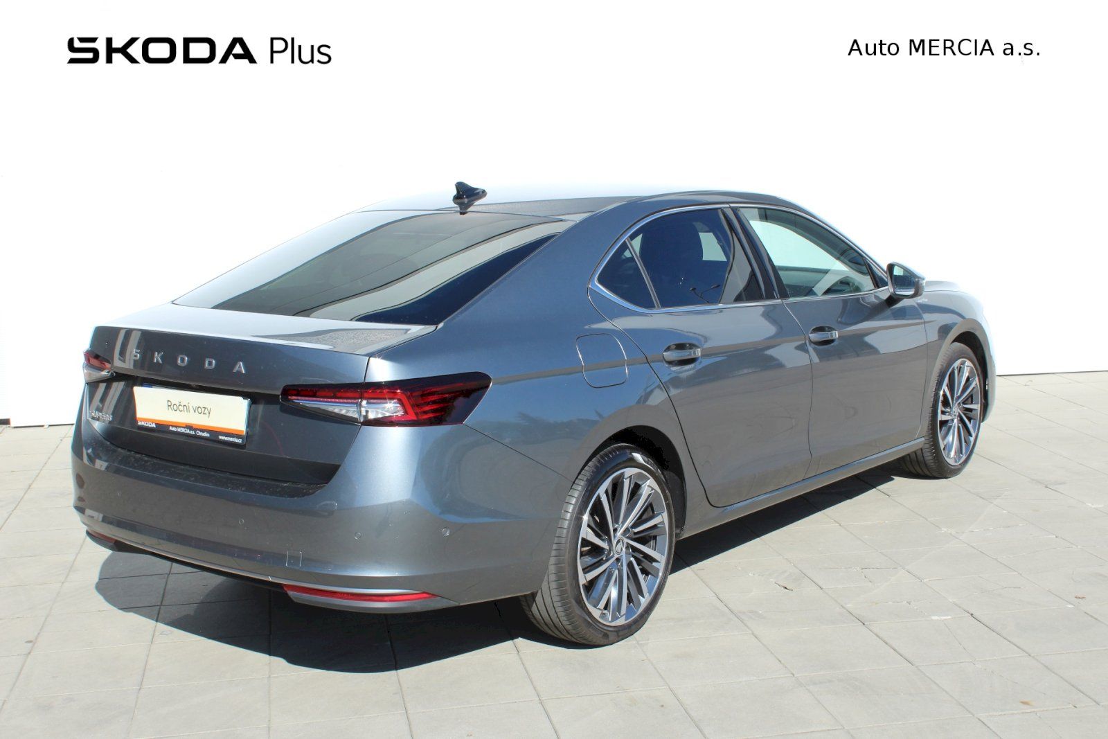 Škoda Superb, SUPERB L K TD 110/2.0 A7F - fotka 2