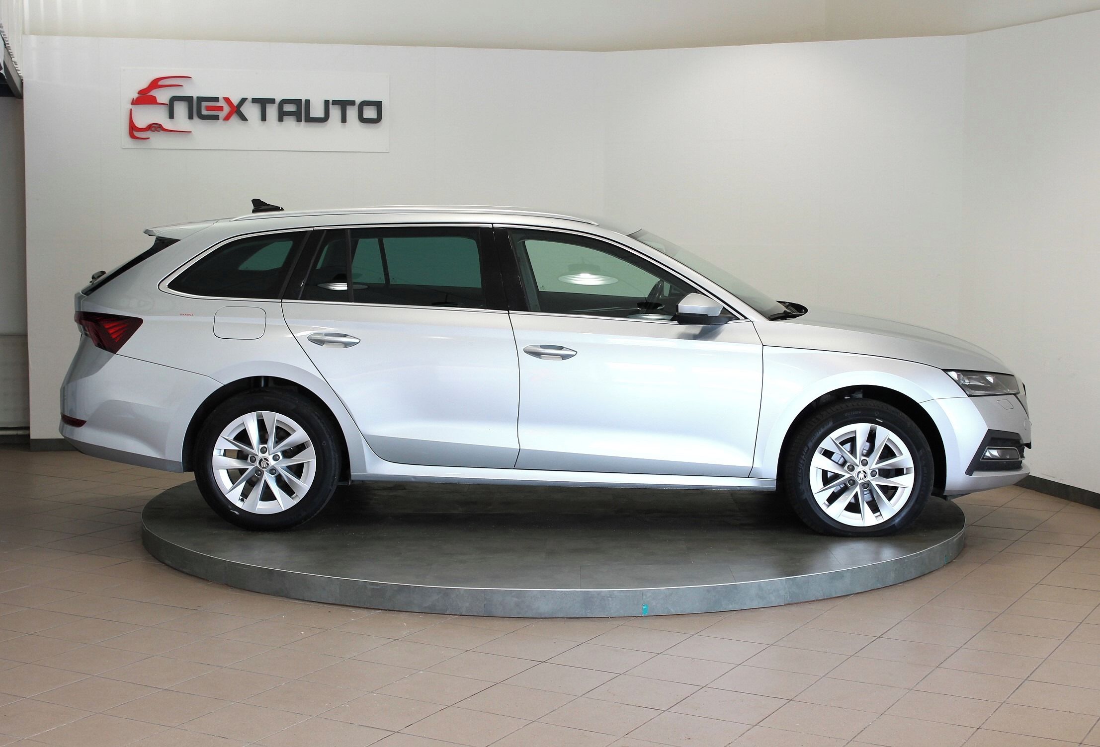 Škoda Octavia, 2.0 TDI STYLE, 1. MAJITEL - fotka 6