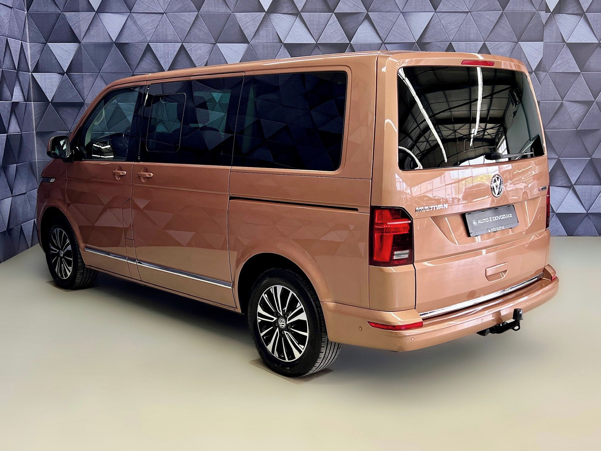 Volkswagen Multivan, 2.0TDI 146KW DSG 4M HIGHLINE - fotka 5