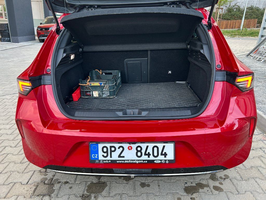 Opel Astra, Elegance 1,2 Turbo 96kW AT8 - fotka 6