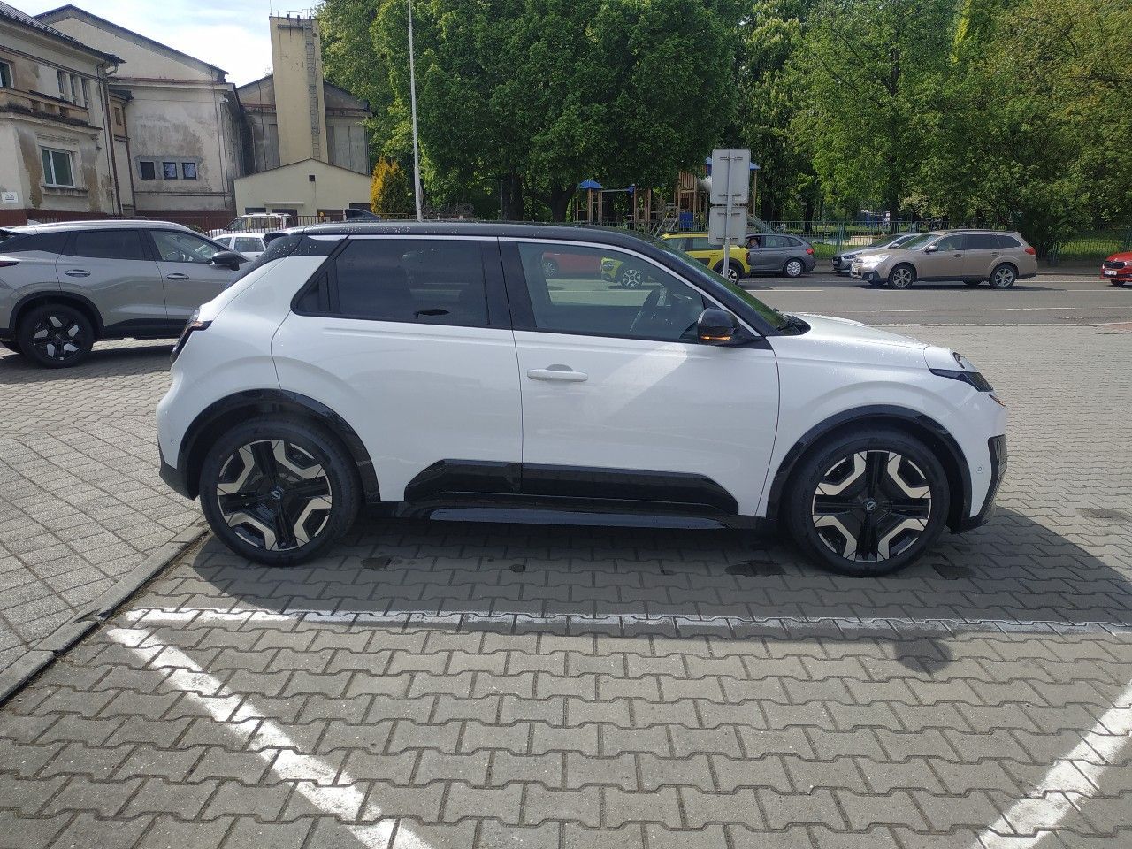 Nissan Micra, EVOLVE 52kWh - fotka 4