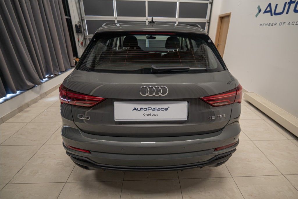 Audi Q3, 1,5 35 TFSI S-LINE NAVI VÝHŘEV - fotka 4