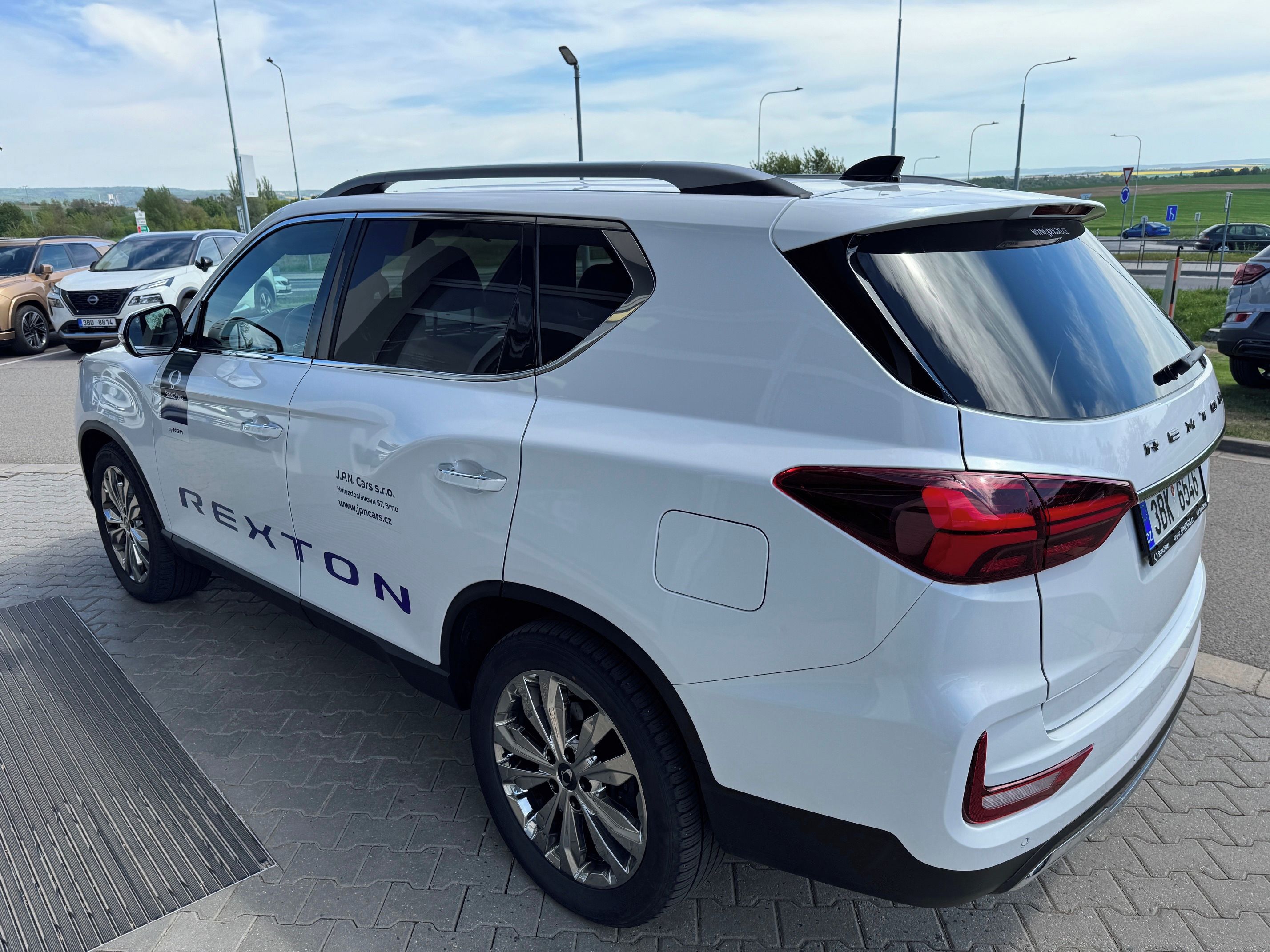 SsangYong Rexton, 2.2 XDI - předváděcí vozidlo - fotka 3