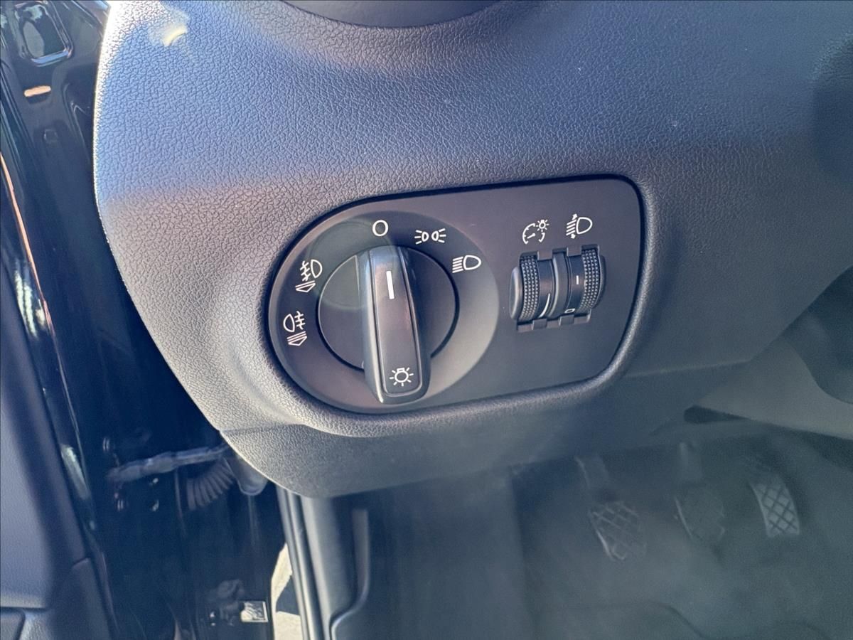 Audi A1, 1,2 TFSi 63kW 5dveří,Klima,Alu - fotka 5