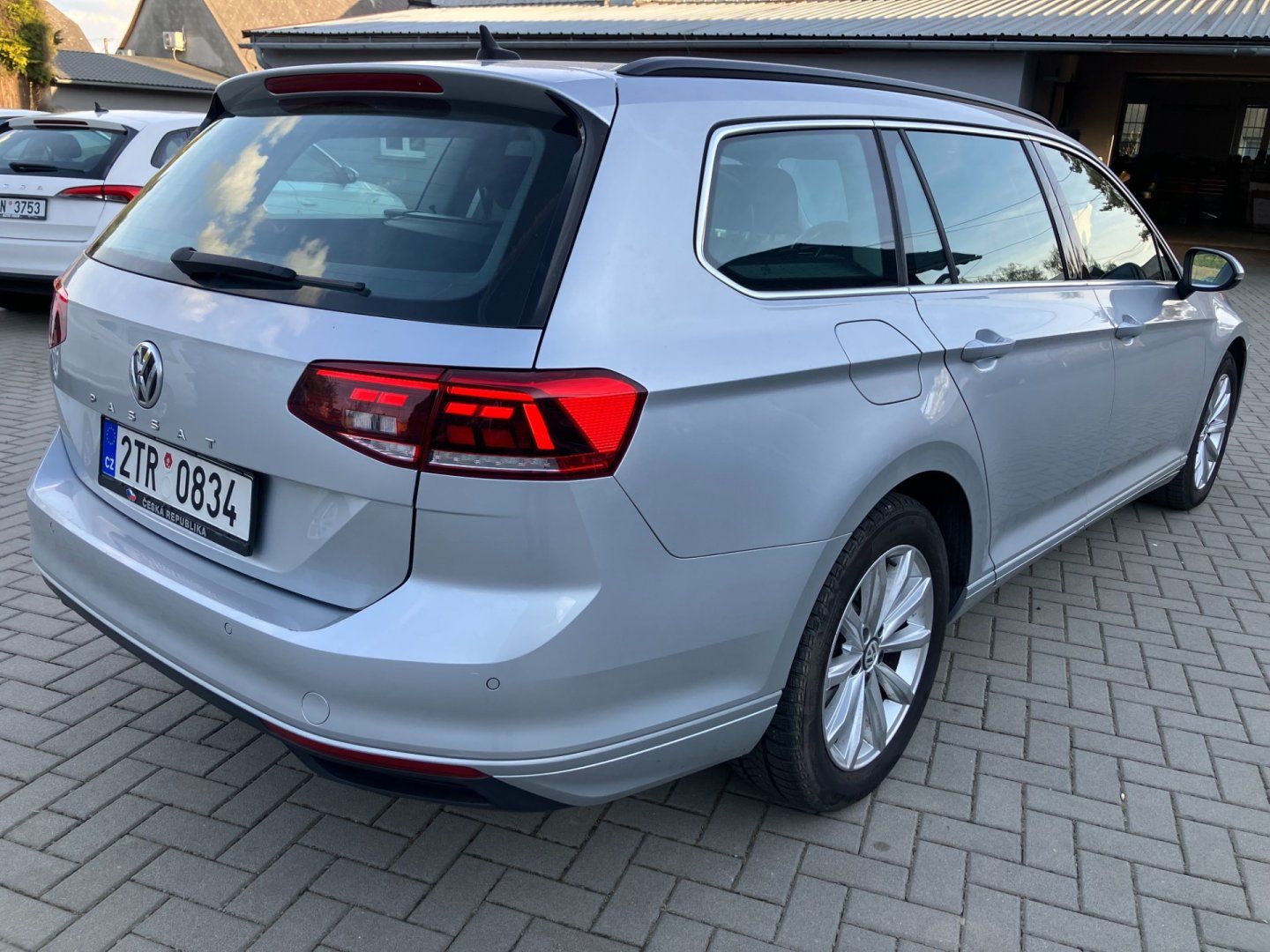 Volkswagen Passat Variant, 2.0TDI 110kW DSG EL.TZ,NAVI - fotka 4