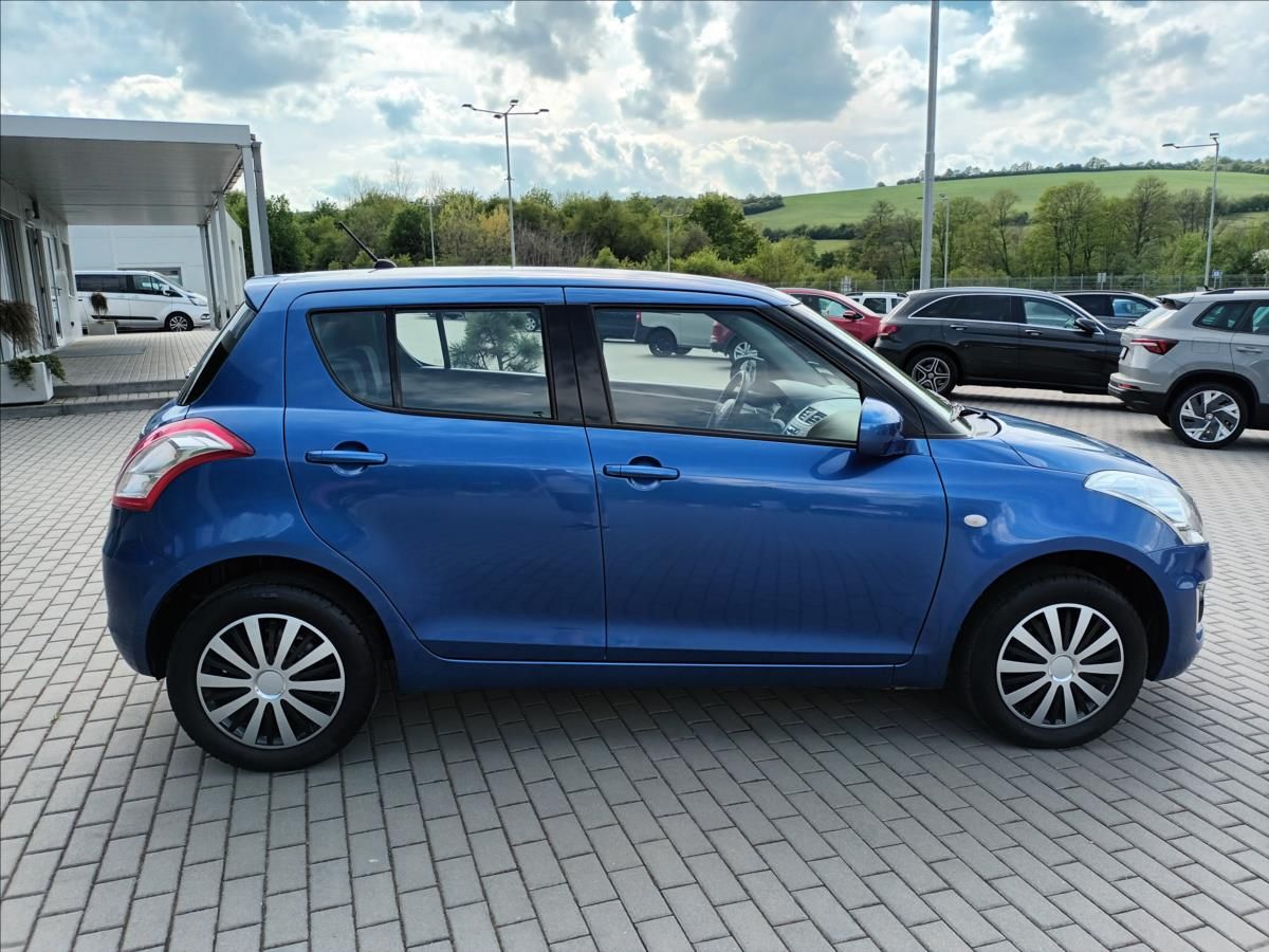 Suzuki Swift, 1,2 i,4x4,VÝHŘEV,SERVIS,KOLA, - fotka 4