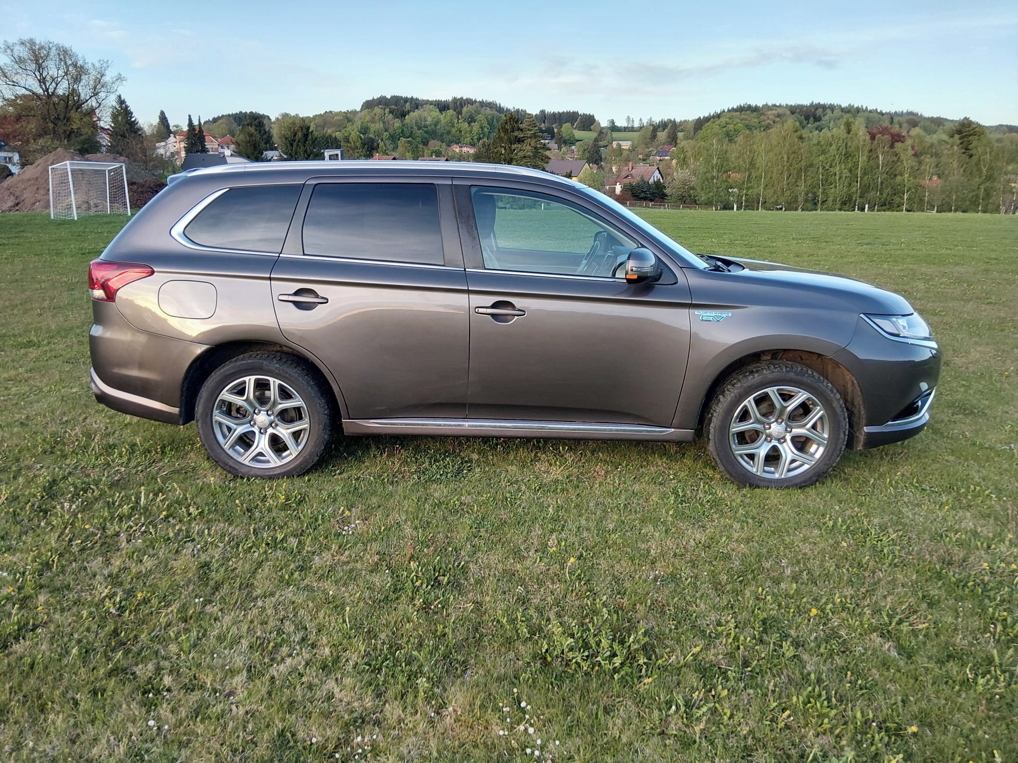 Mitsubishi Outlander, PLUG-IN hybrid 2,4 PHEV - fotka 3