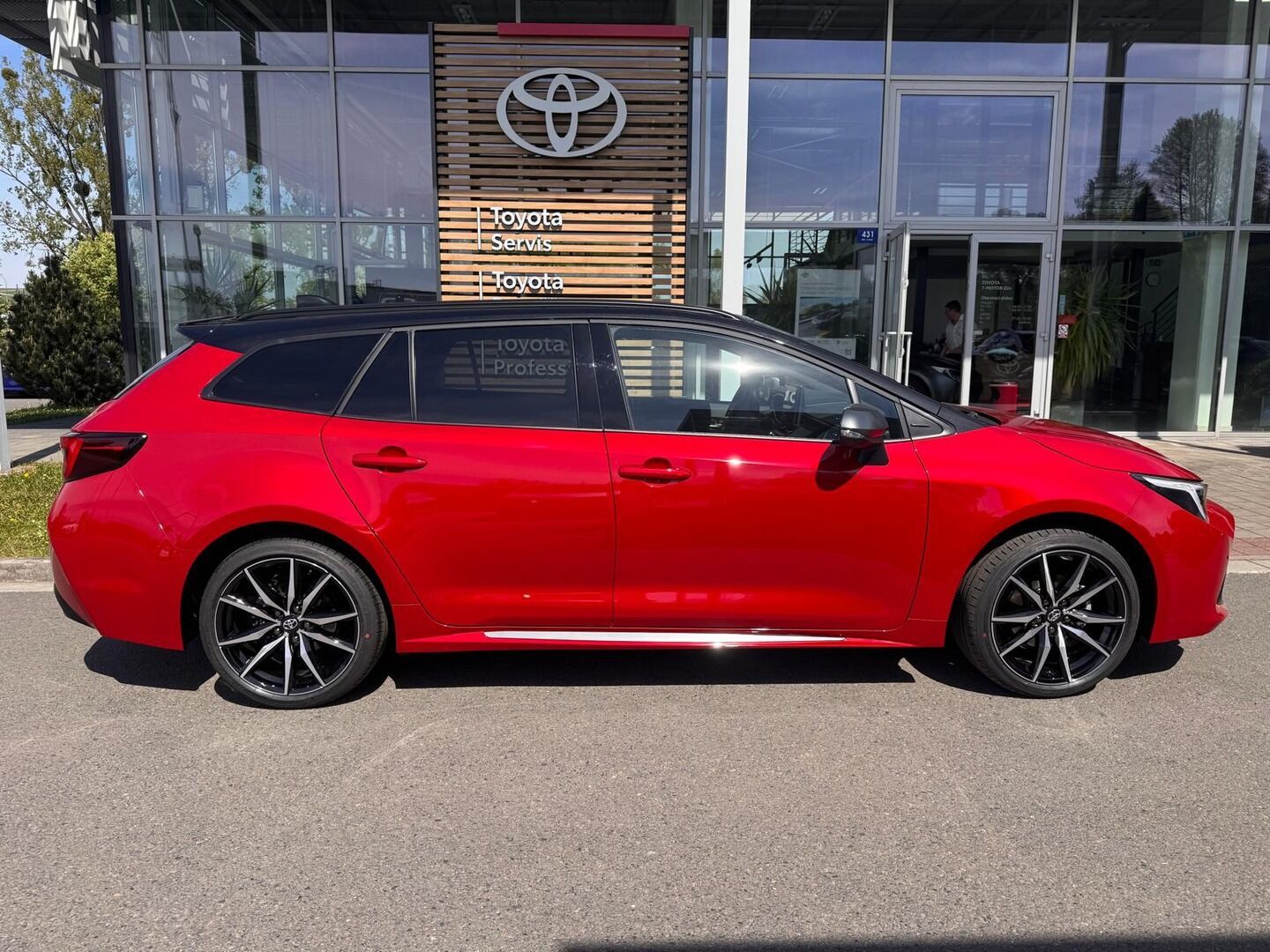 Toyota Corolla, 1.8 GR Sport - fotka 2