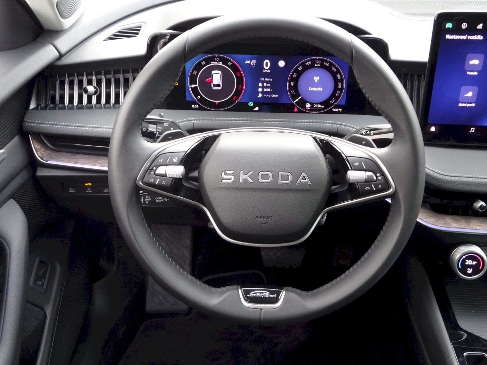 Škoda Superb, 2,0TDi / 110kW DSG L&K - fotka 6