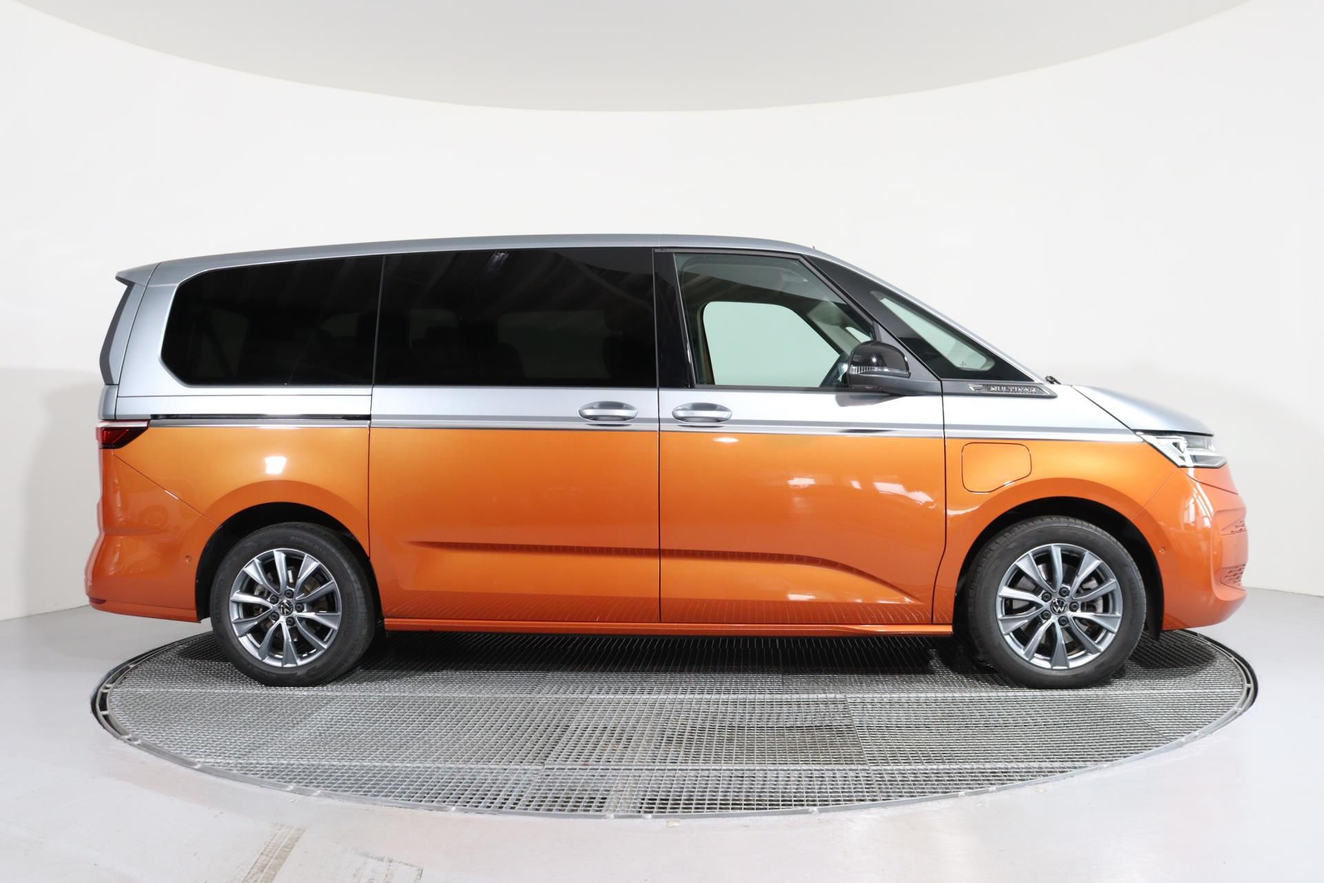 Volkswagen Multivan, LONG STYLE 1,5 eTSI HYBRID 4X4 - fotka 3