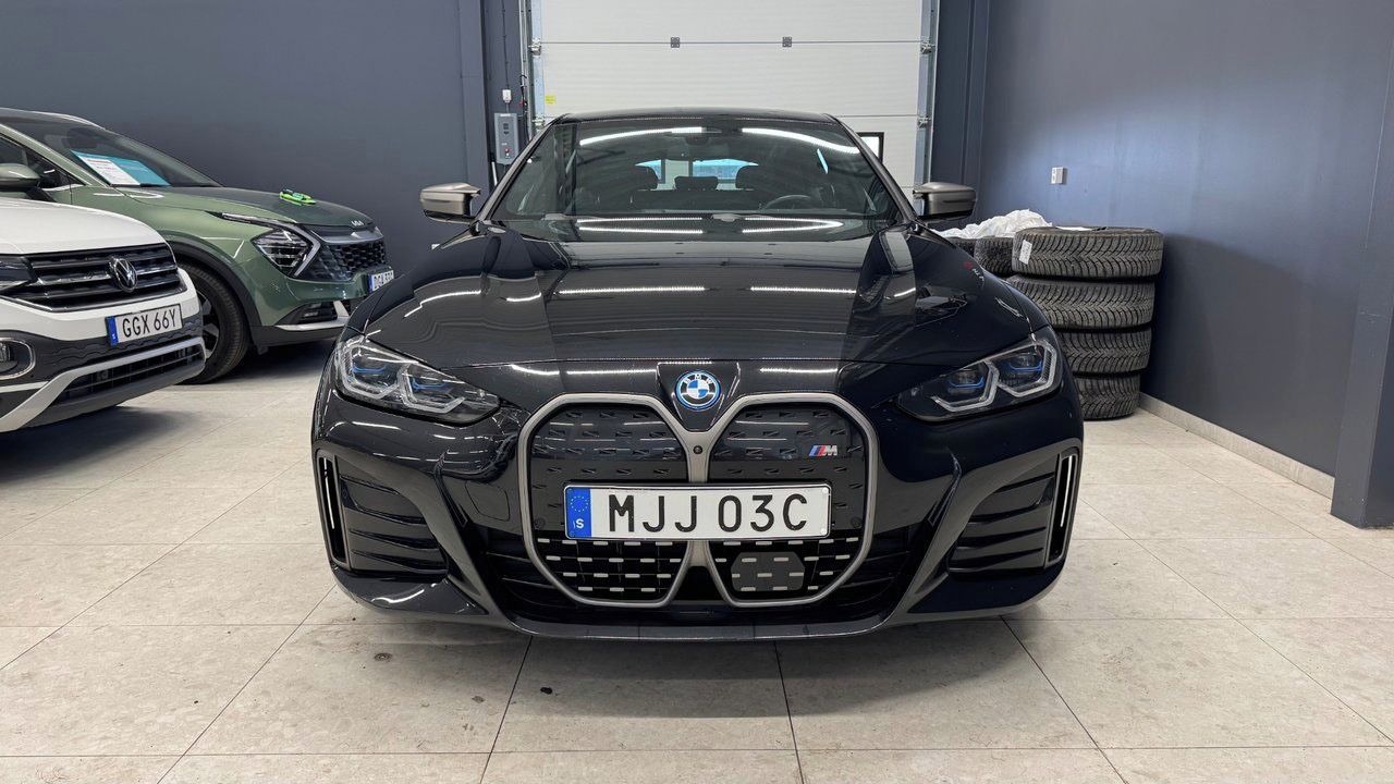 BMW i4, M50 xDrive M-Sport H/K HuD Las - fotka 3