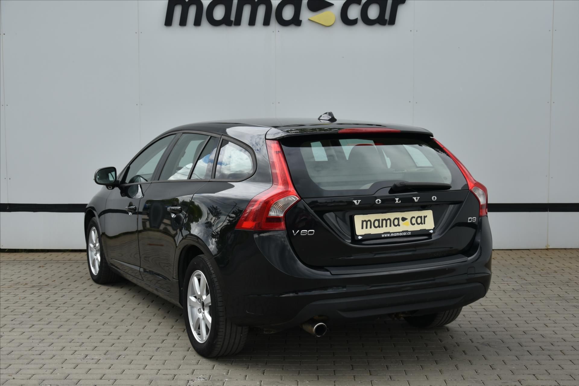 Volvo V60, D3 120kW SERVISNÍ KNIHA TAŽNÉ - fotka 5