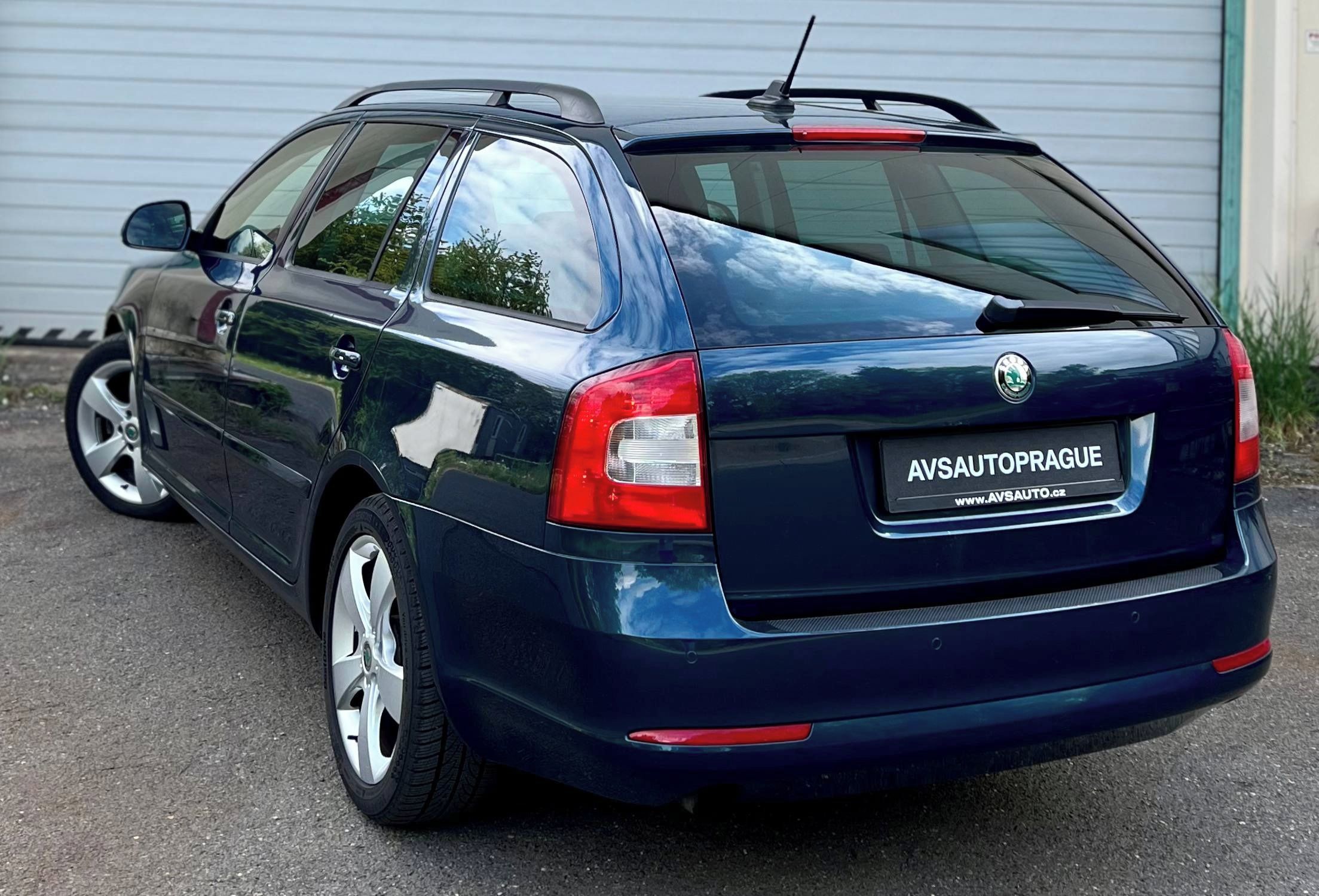 Škoda Octavia, 2 FL COMBI 1.6 TDI DSG 2012 - fotka 6