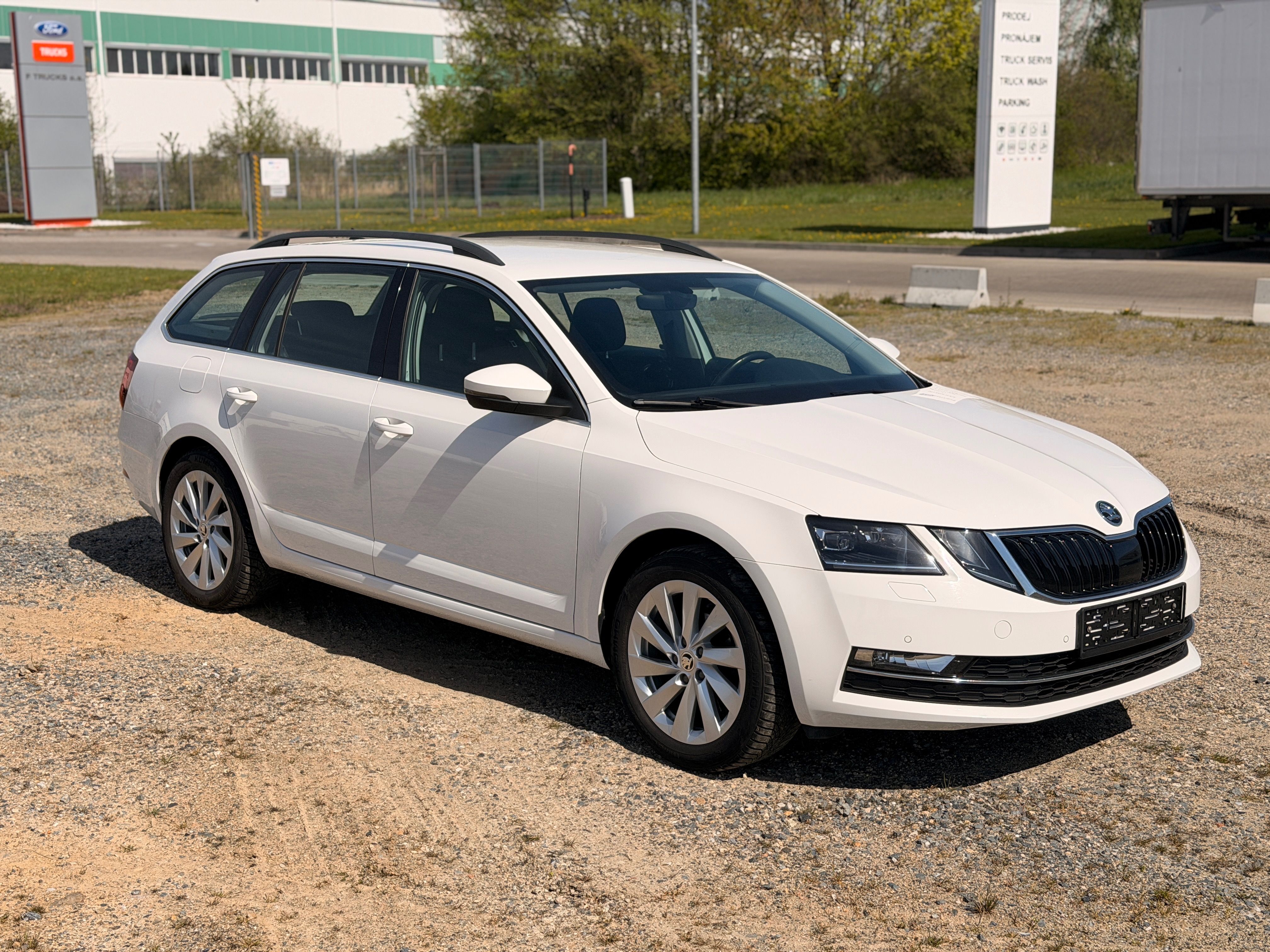 Škoda Octavia, COMBI 1.6TDI STYLE - fotka 3