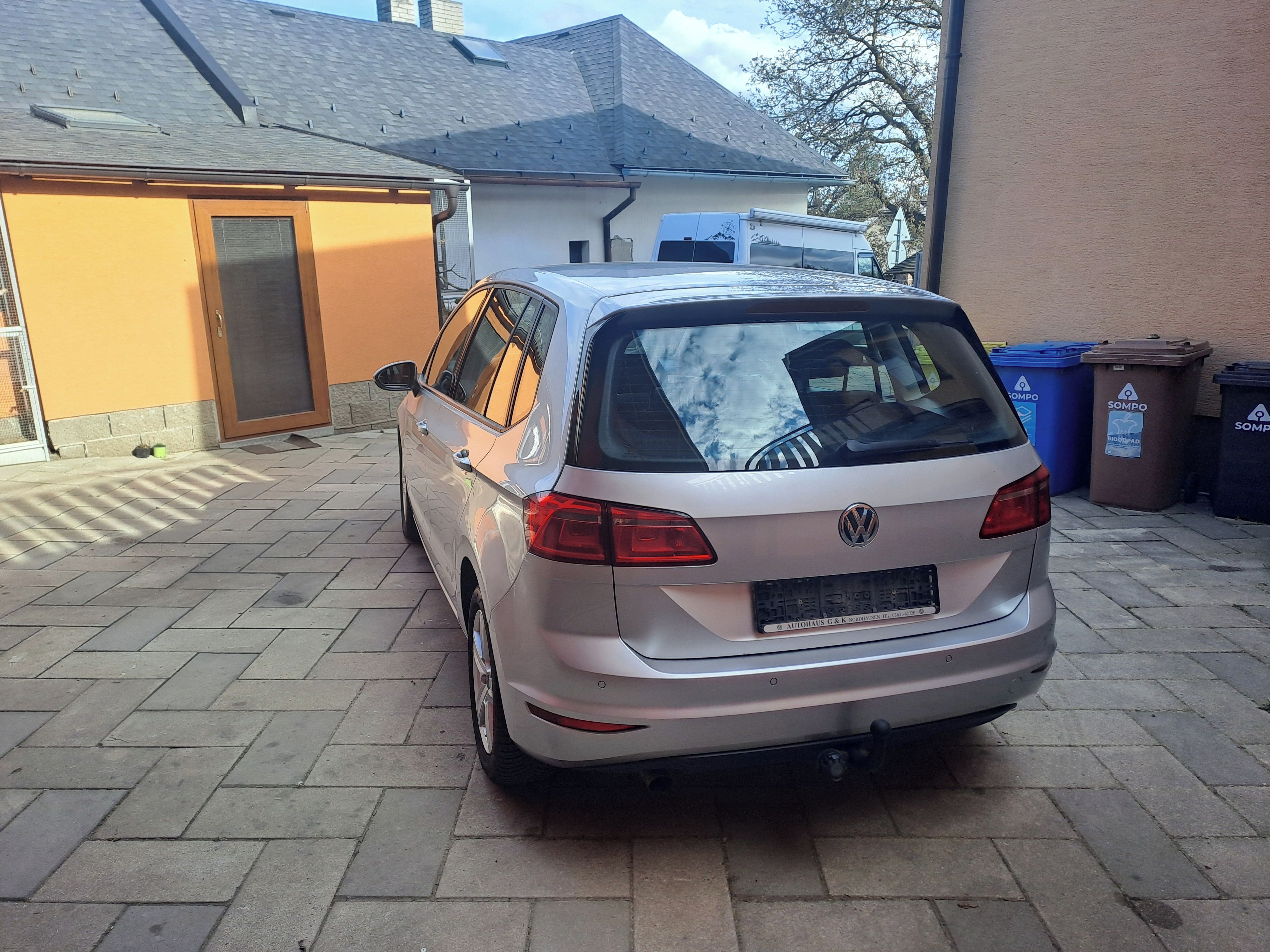Volkswagen Golf Sportsvan, 1,2TSI 81KW  DSG Tažné - fotka 3