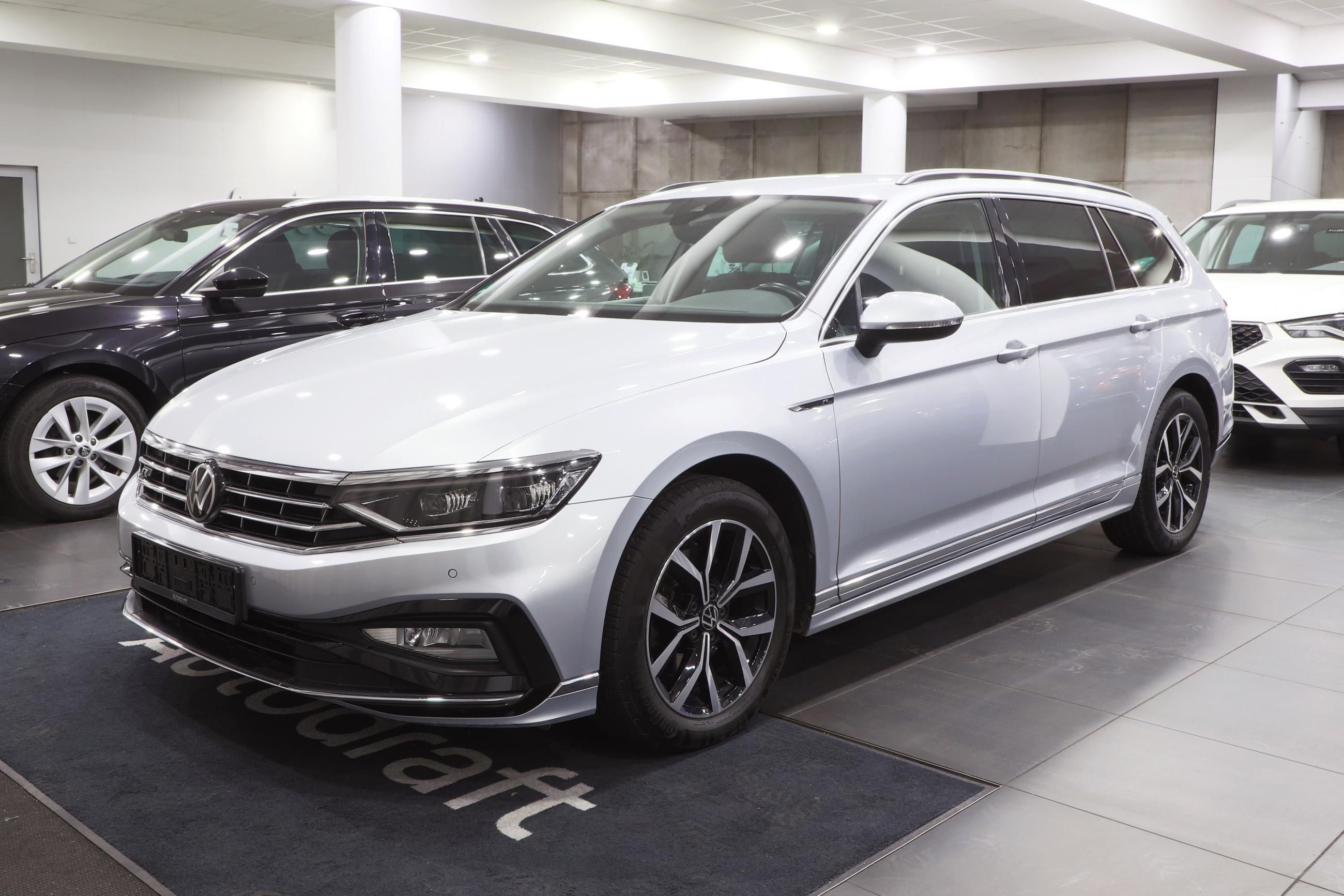 Volkswagen Passat Variant, 2.0 TDI 147kW DSG R-Line - fotka 2