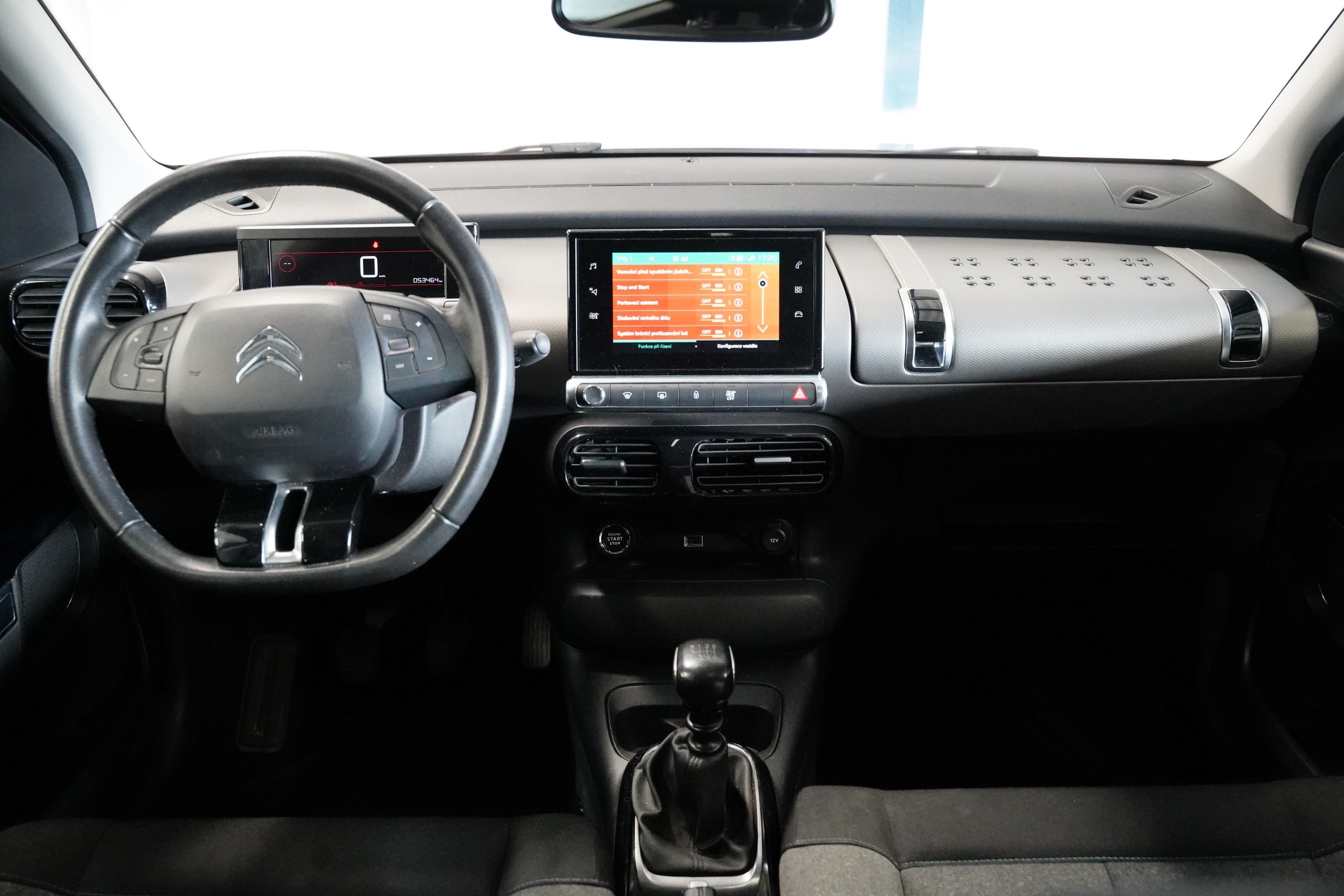 Citroën C4 Cactus, 1.2 PureTech 81 kW Shine - fotka 5