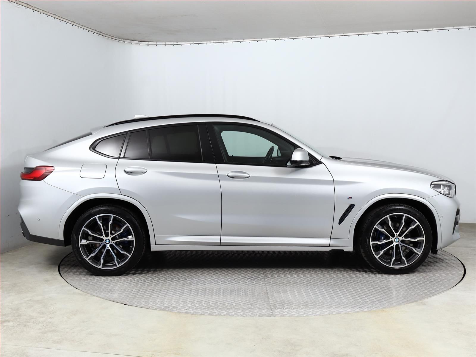 BMW X4, xDrive30d, M Paket X - fotka 6