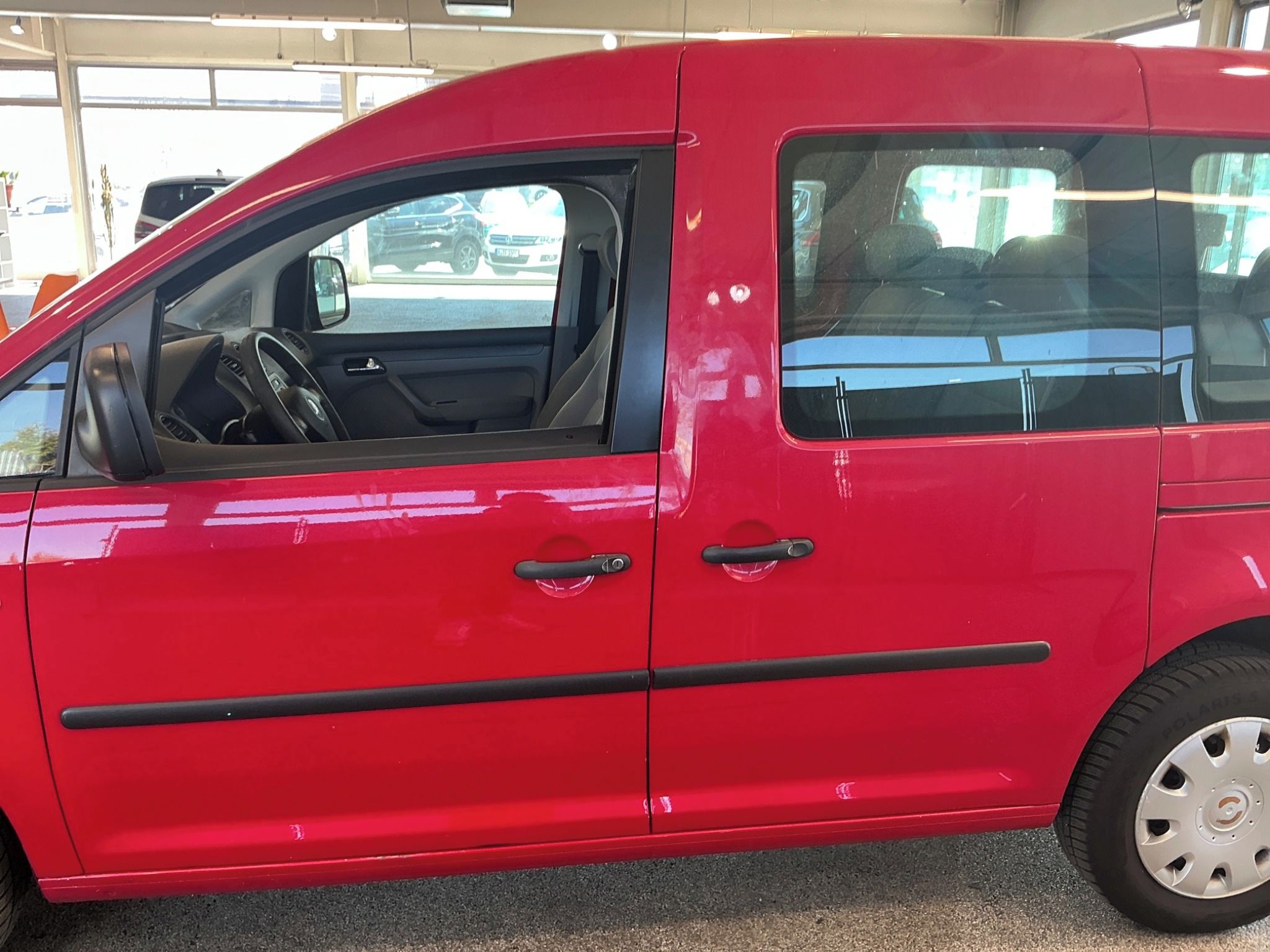 Volkswagen Caddy, 1.6MPI 75KW 7-MÍST BEZ KOROZE - fotka 6