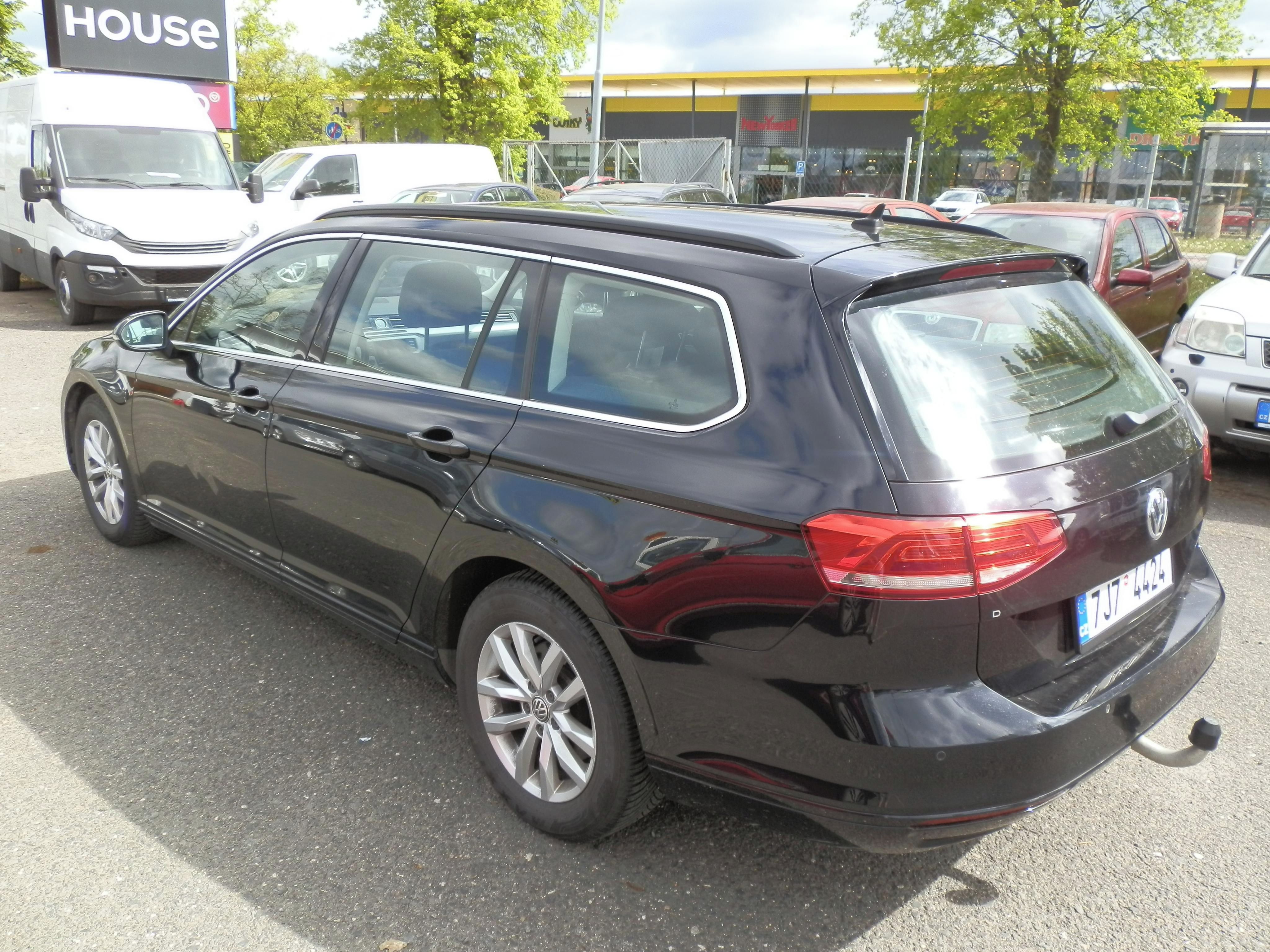 Volkswagen Passat, 2,0 TDi - fotka 3