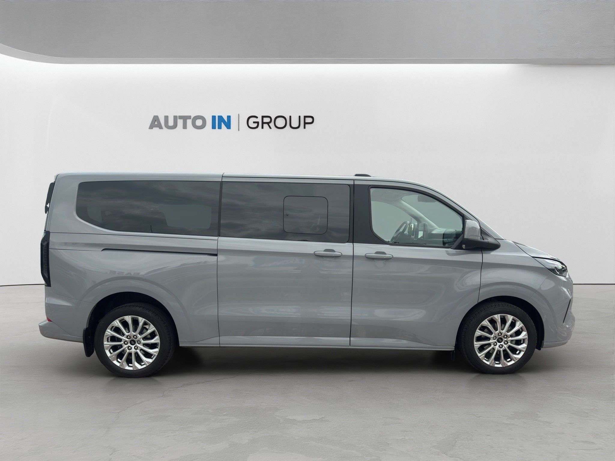 Ford Tourneo Custom, 2,0 EcoBlue 125kW - fotka 6