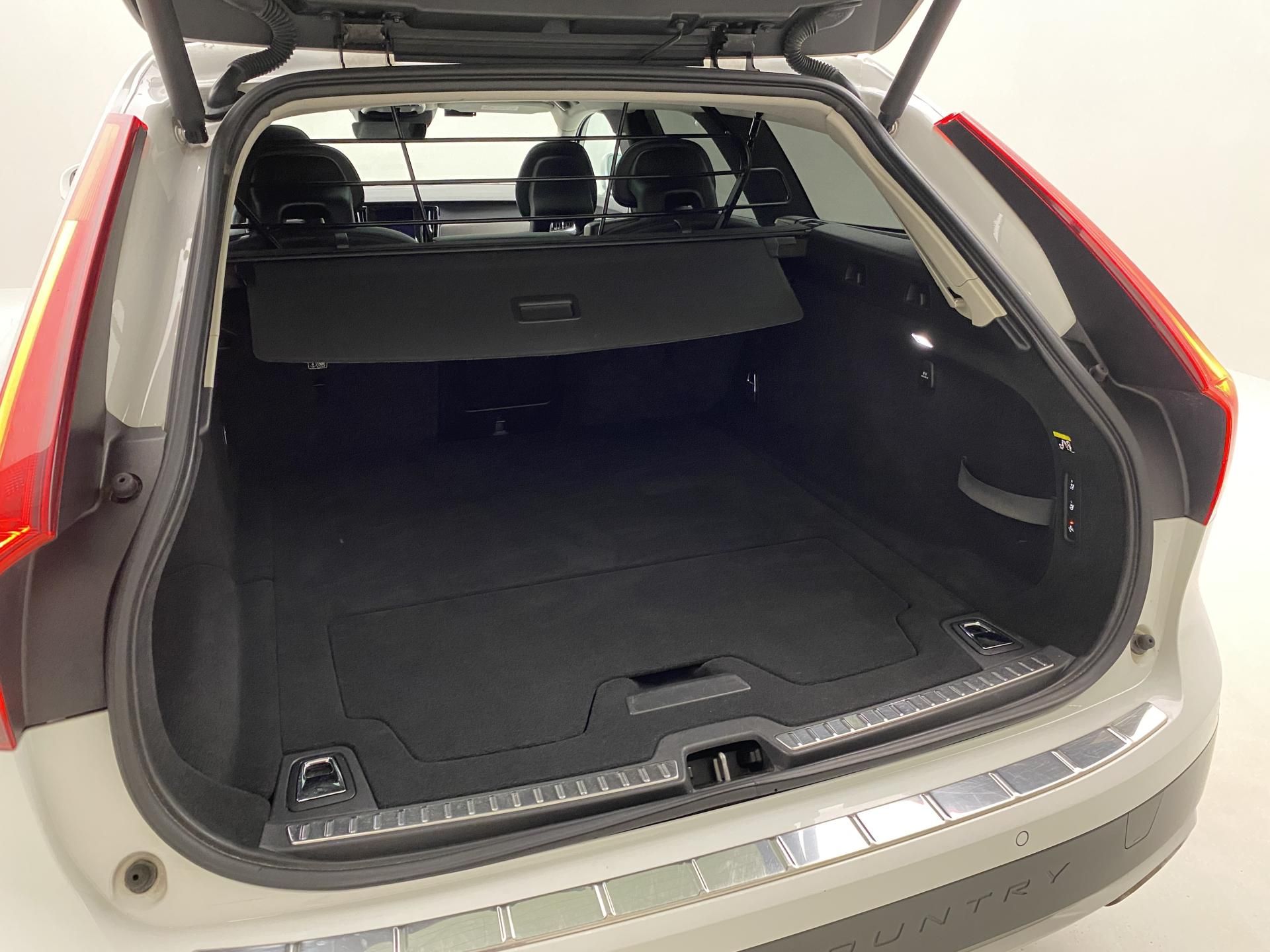Volvo V90, CC T5 AWD MOMENTUM AUT - fotka 6
