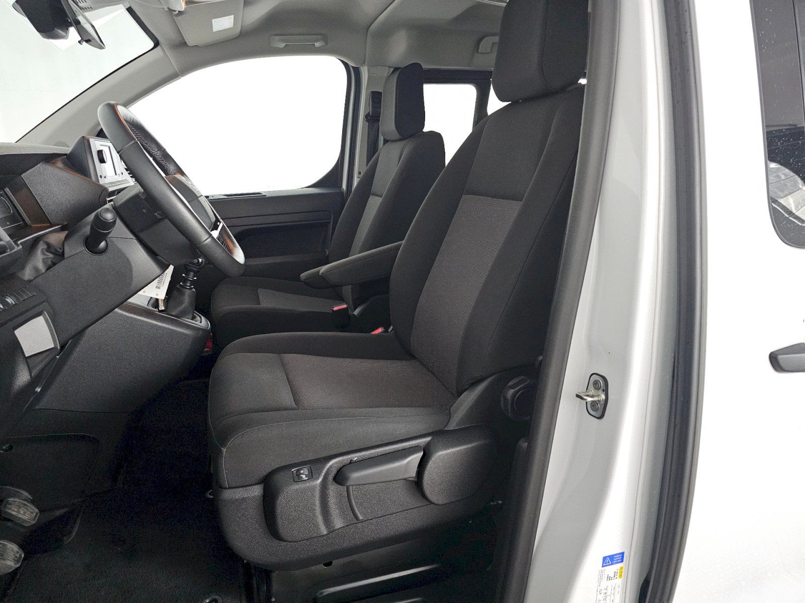 Toyota Proace Verso, 2.0D 140k L2 COMBI 8MÍST - fotka 6