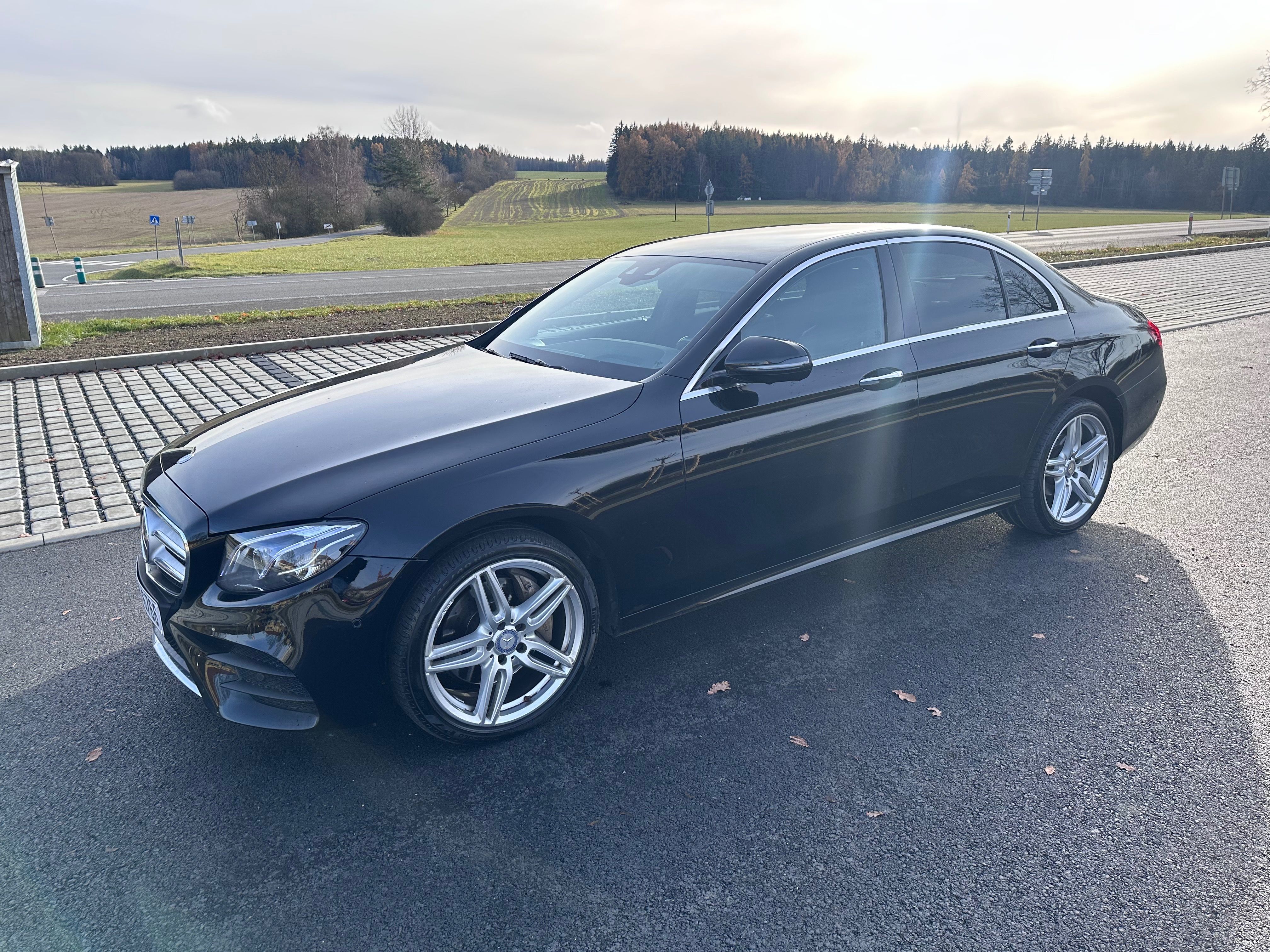 Mercedes-Benz Třídy E, E 220 D - fotka 3