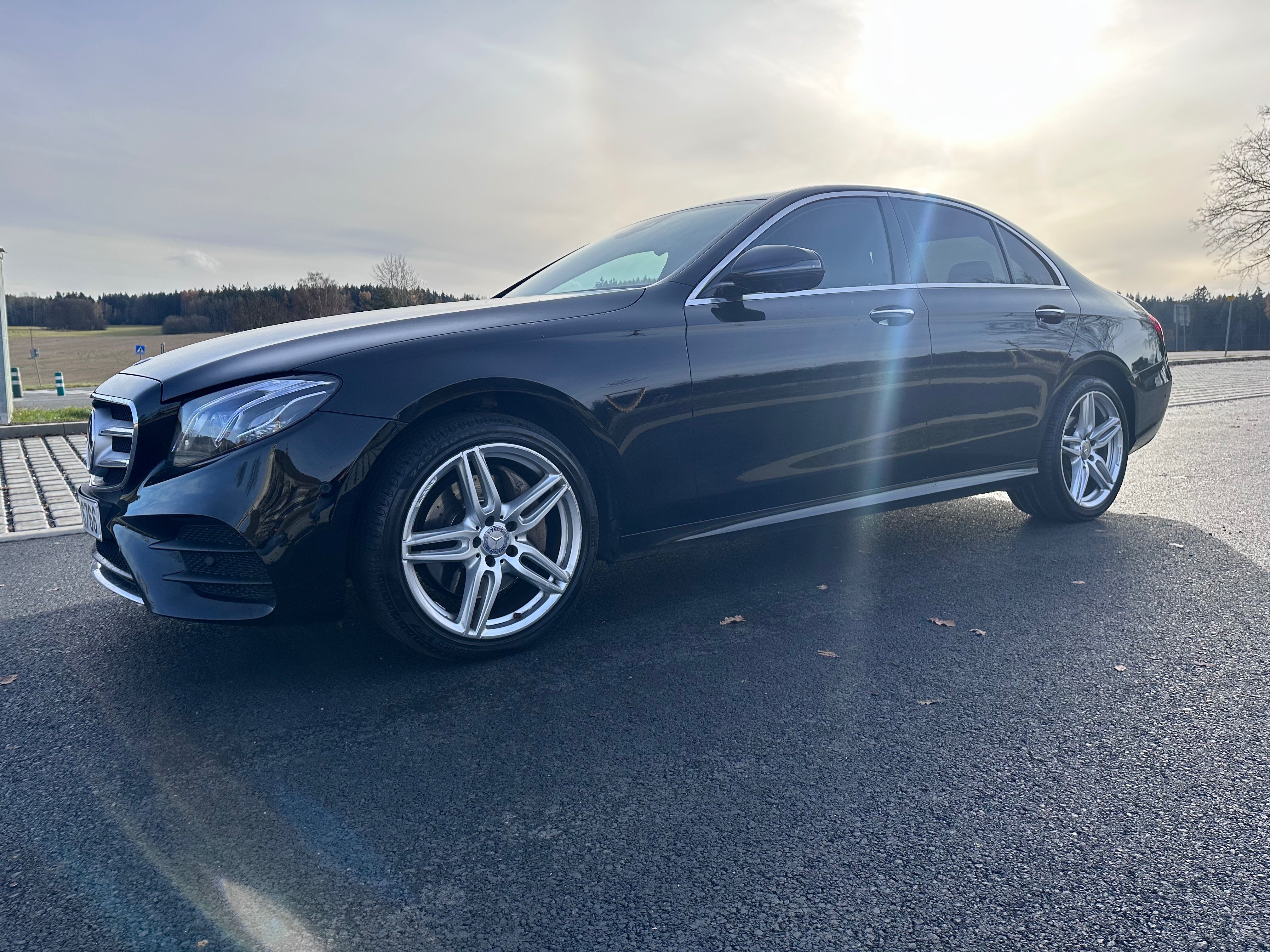 Mercedes-Benz Třídy E, E 220 D - fotka 2