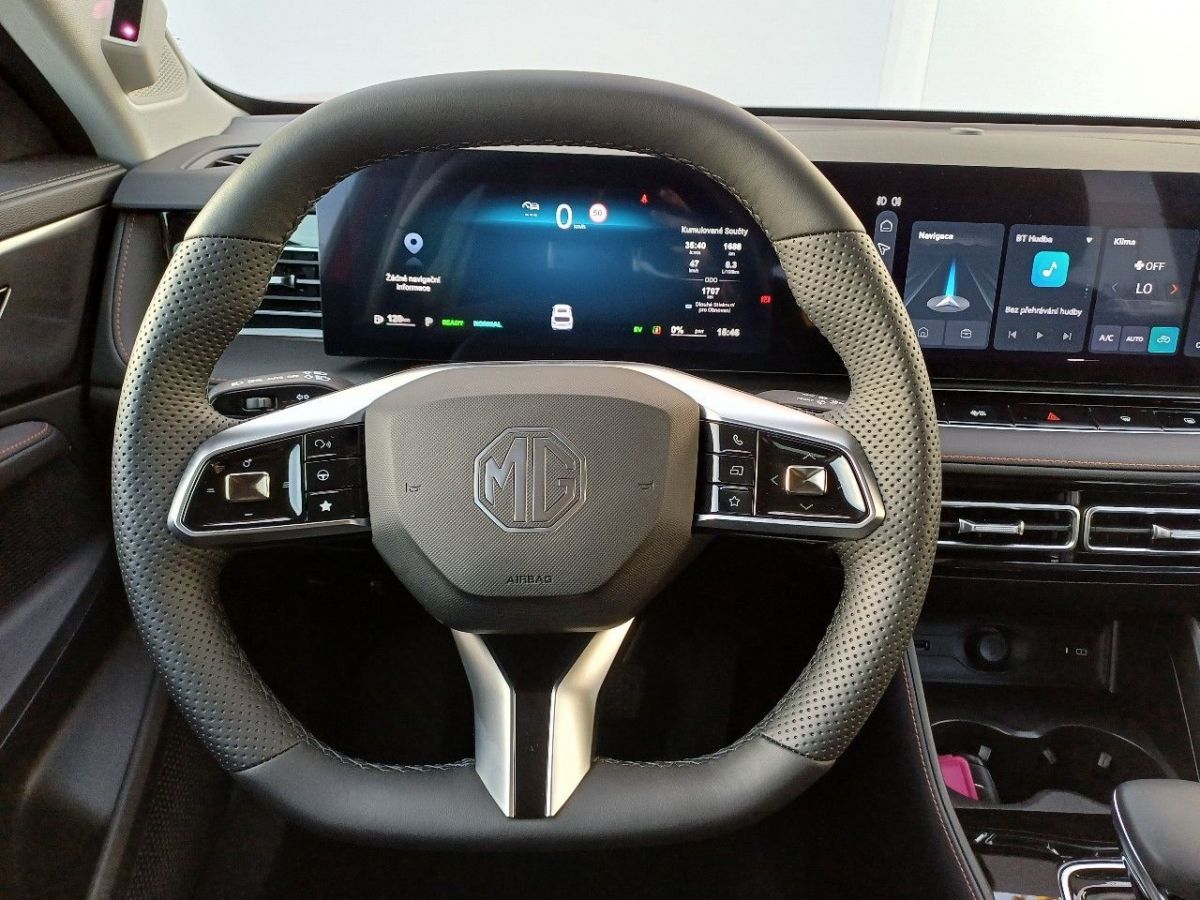 MG HS, EMOTION 1,5 TGI hybrid+ 165 kW - fotka 2