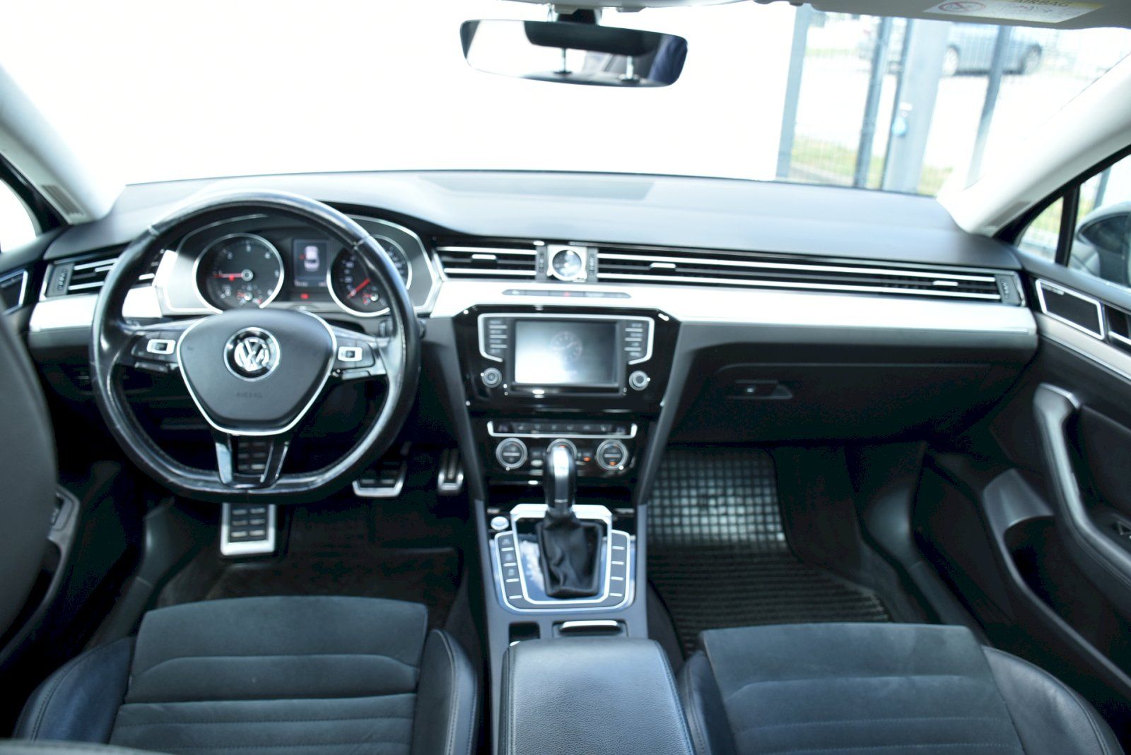 Volkswagen Passat, HIGHLINE 2.0 BiTDI 176kW DSG 4 - fotka 5