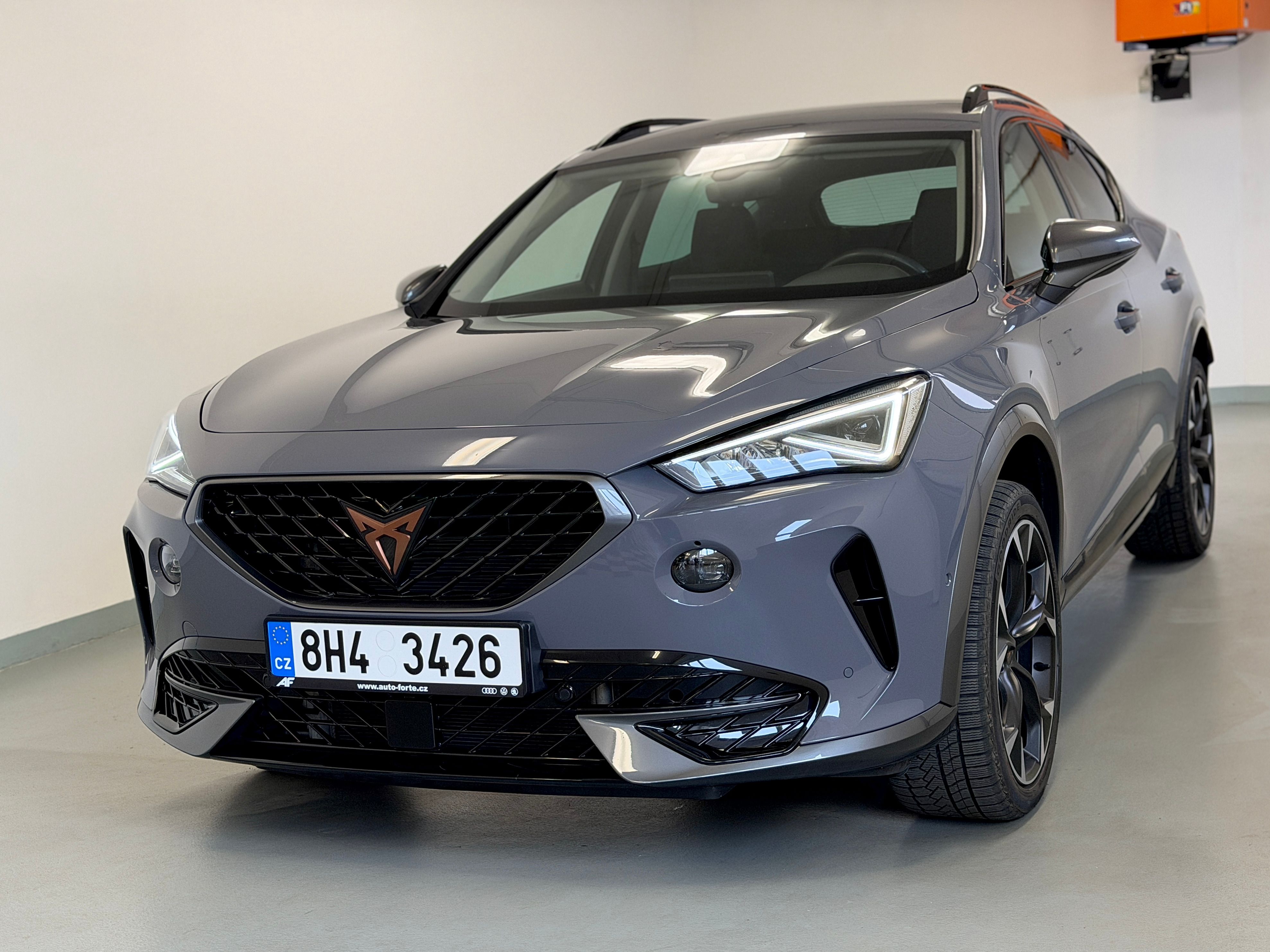 Cupra Formentor, 2,0 TSI DSG 140KW 4x4 čr.1 Maj - fotka 2