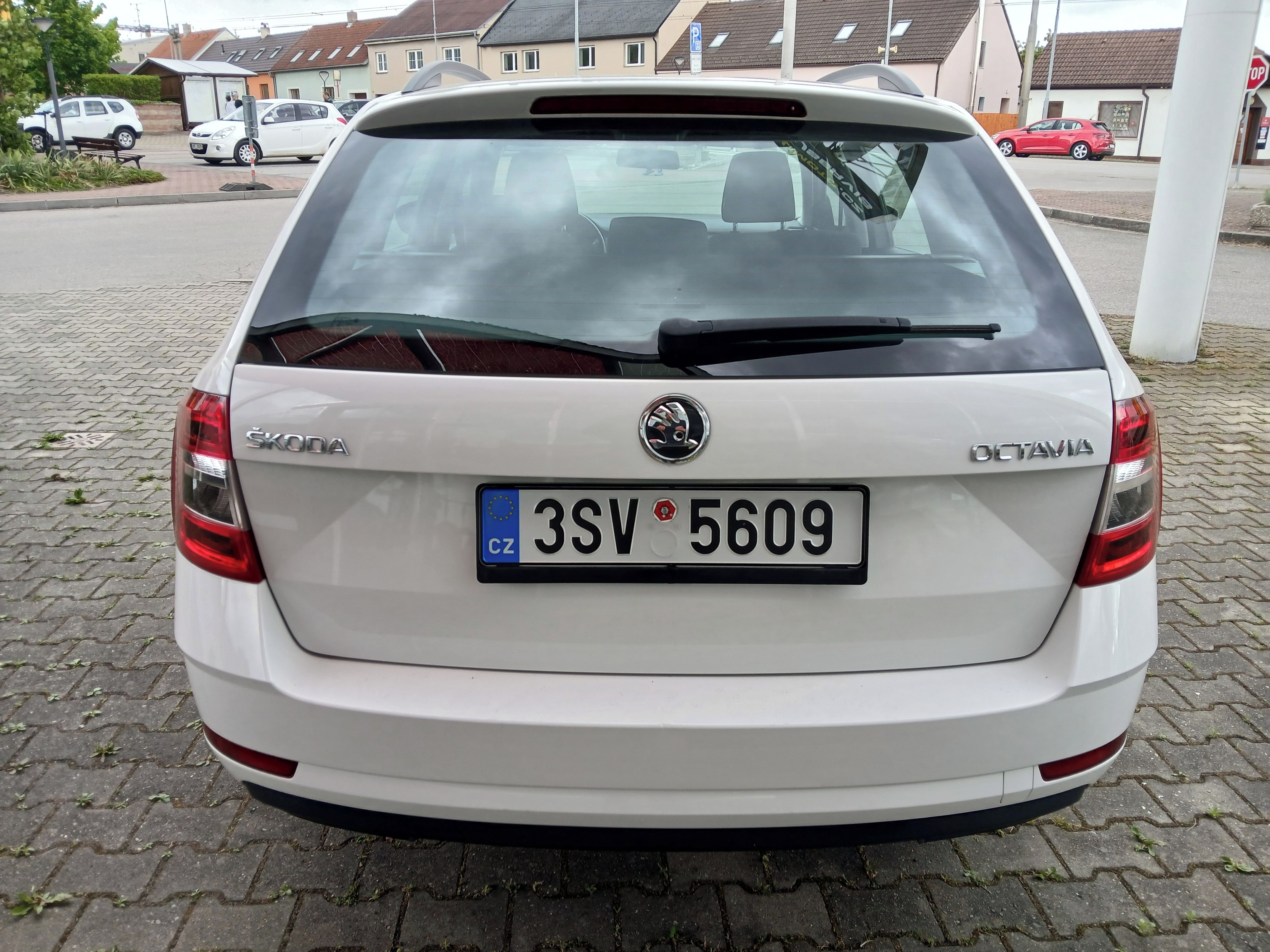 Škoda Octavia, 1.6.TDI 85kW,CZ, manuál. - fotka 4