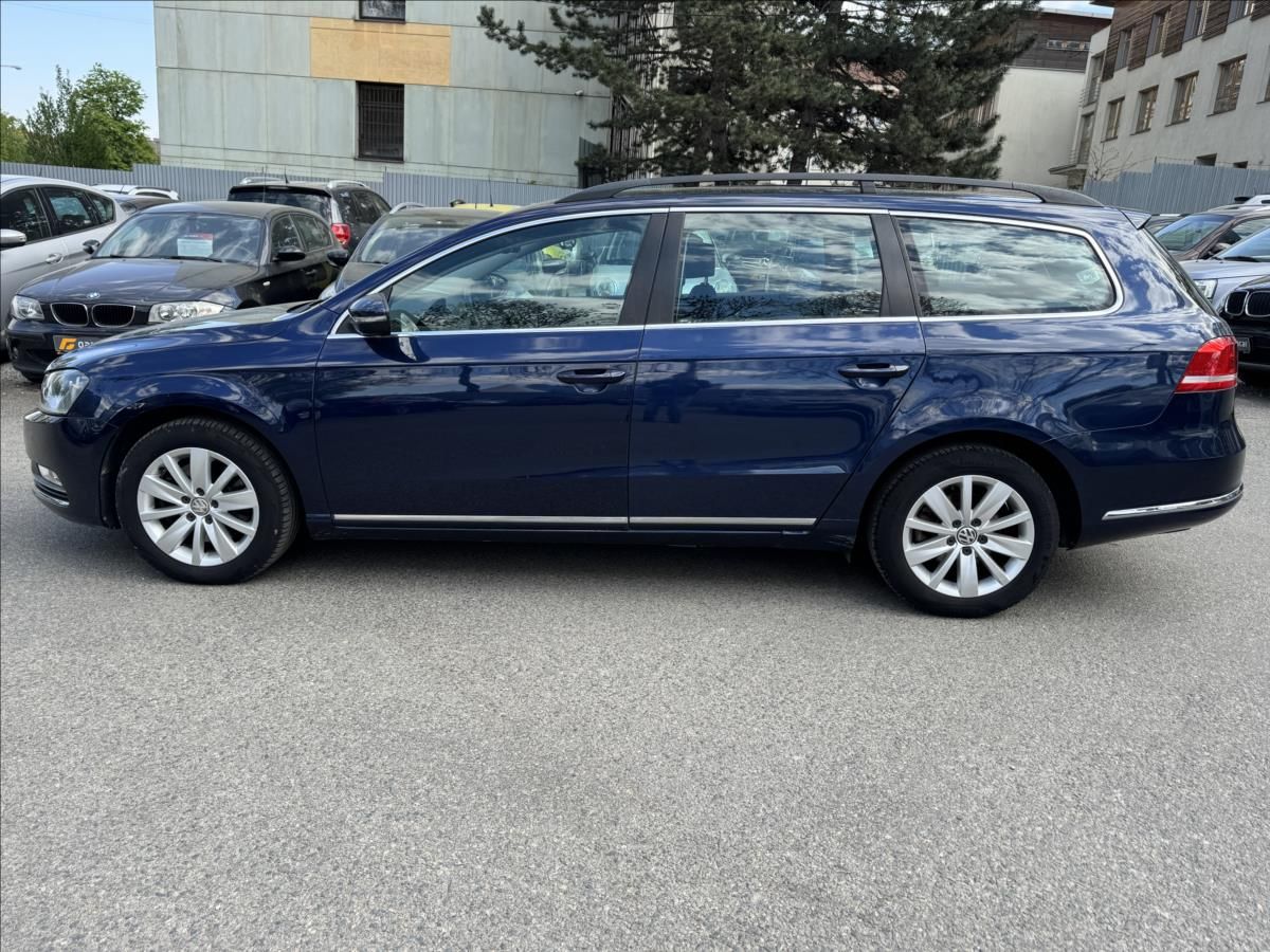 Volkswagen Passat, 2,0 COMMON+RAIL+ - fotka 4