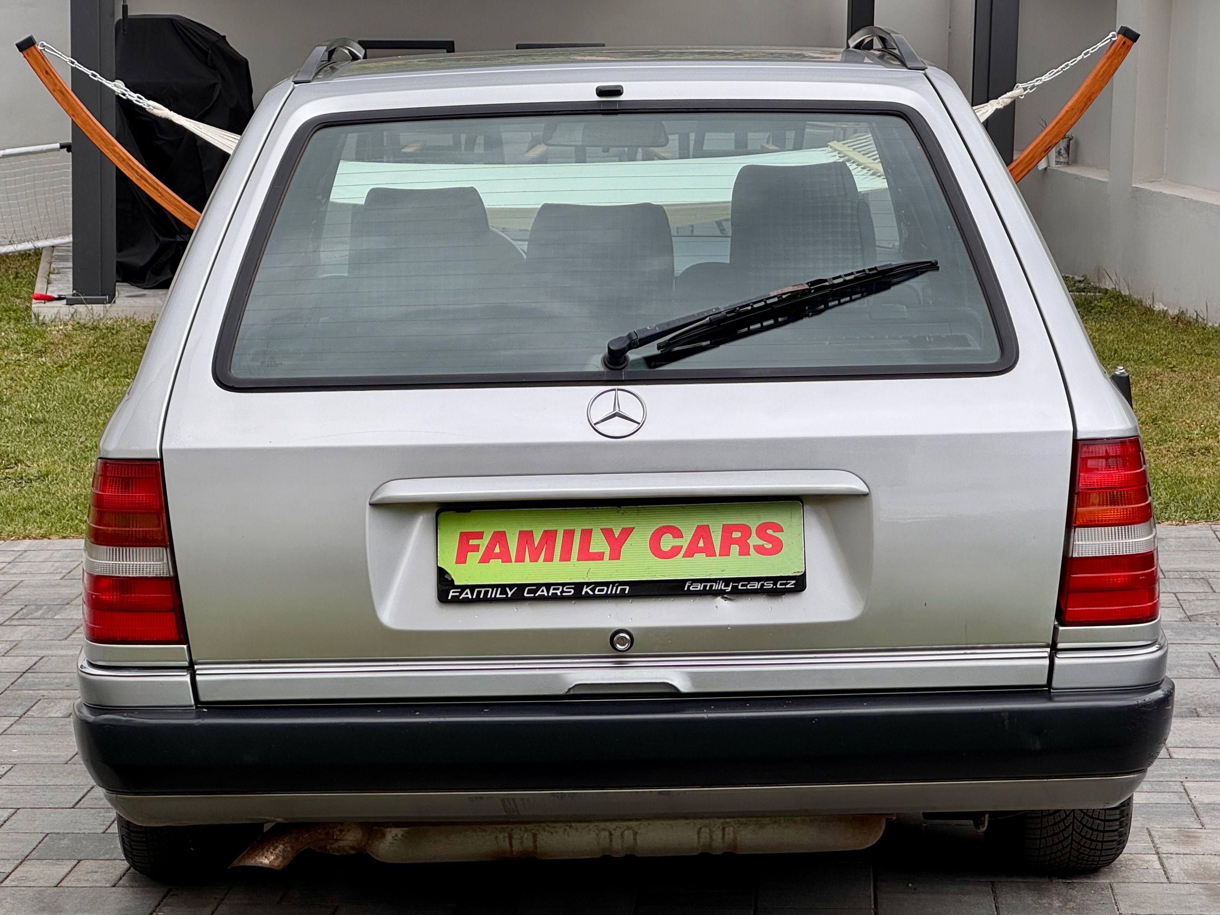 Mercedes-Benz 124, 300,MANUÁL,KLIMA - fotka 5
