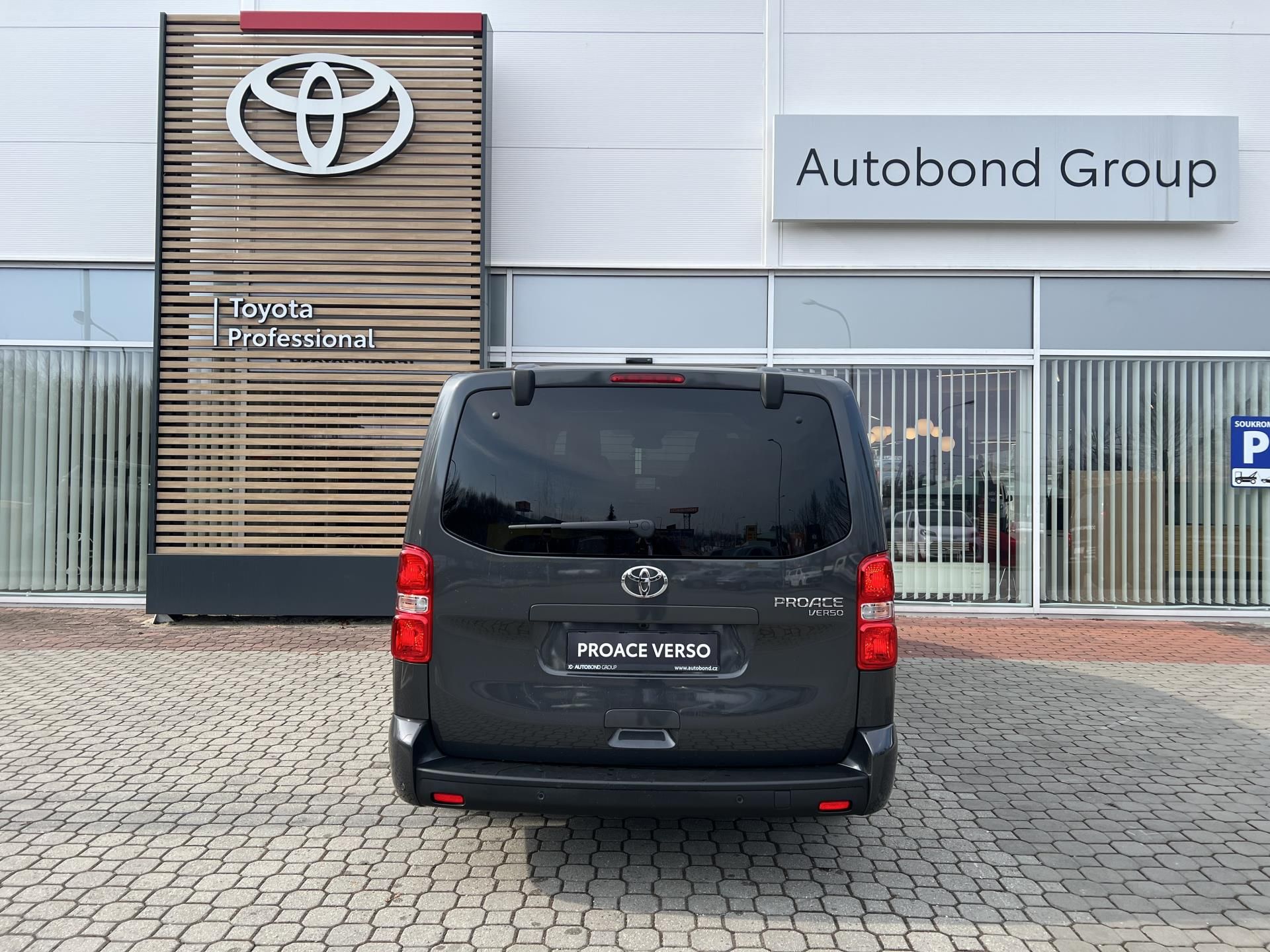 Toyota Proace Verso, 2.0D 8AT VIP 6S L2 Skyview - fotka 5