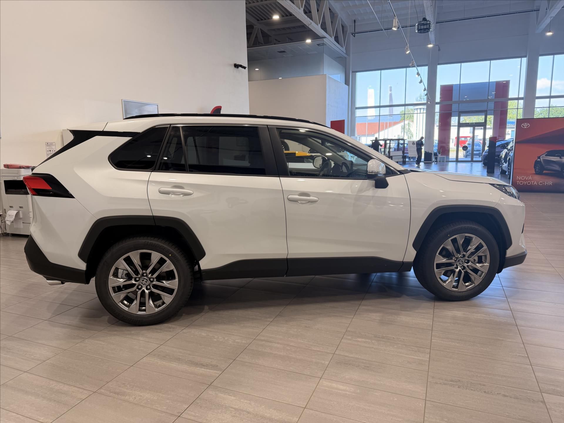 Toyota Rav4, Executive  2.5  HEV (178k) 4X4 - fotka 6