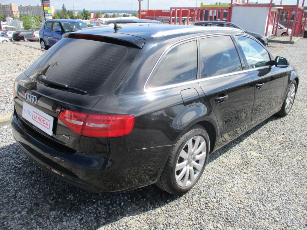 Audi A4 Avant, 2,0 TDI, quattro, servis,navi, - fotka 5