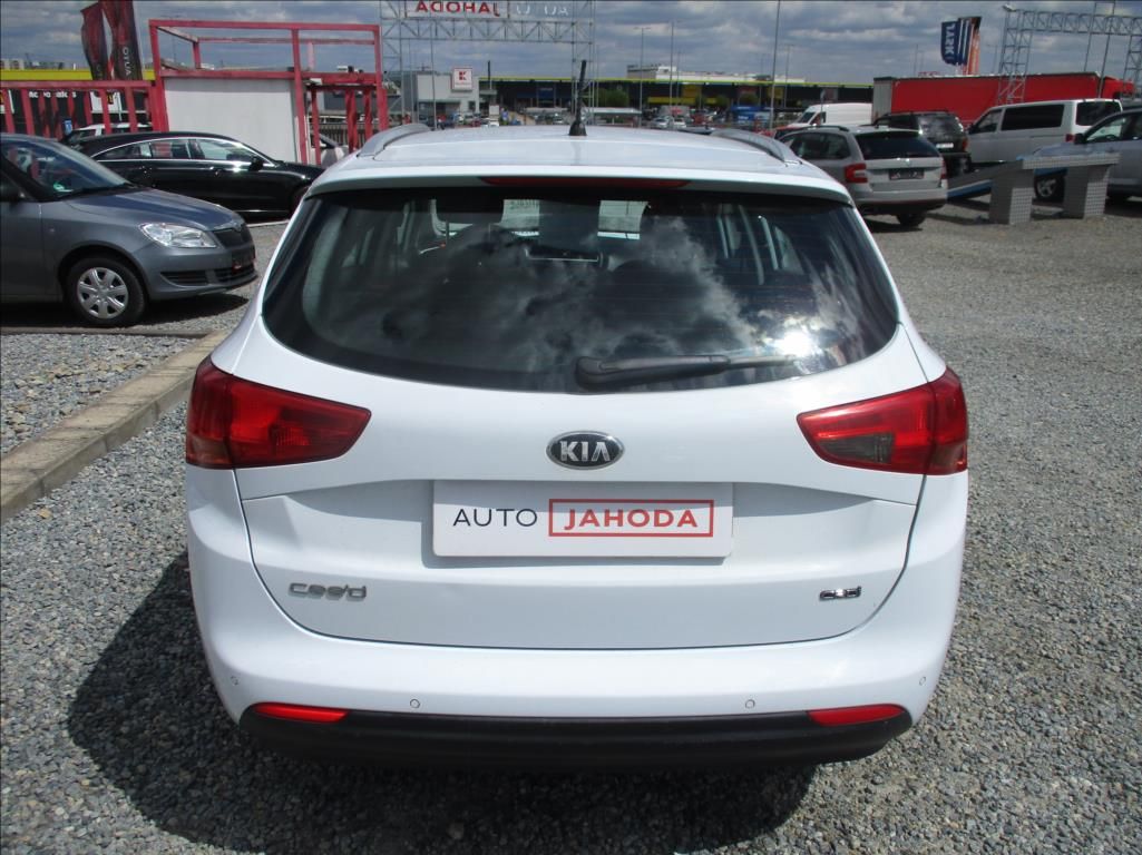 Kia Cee´d, 1,6 CRDi, klima,servis,DPH,CZ, - fotka 6