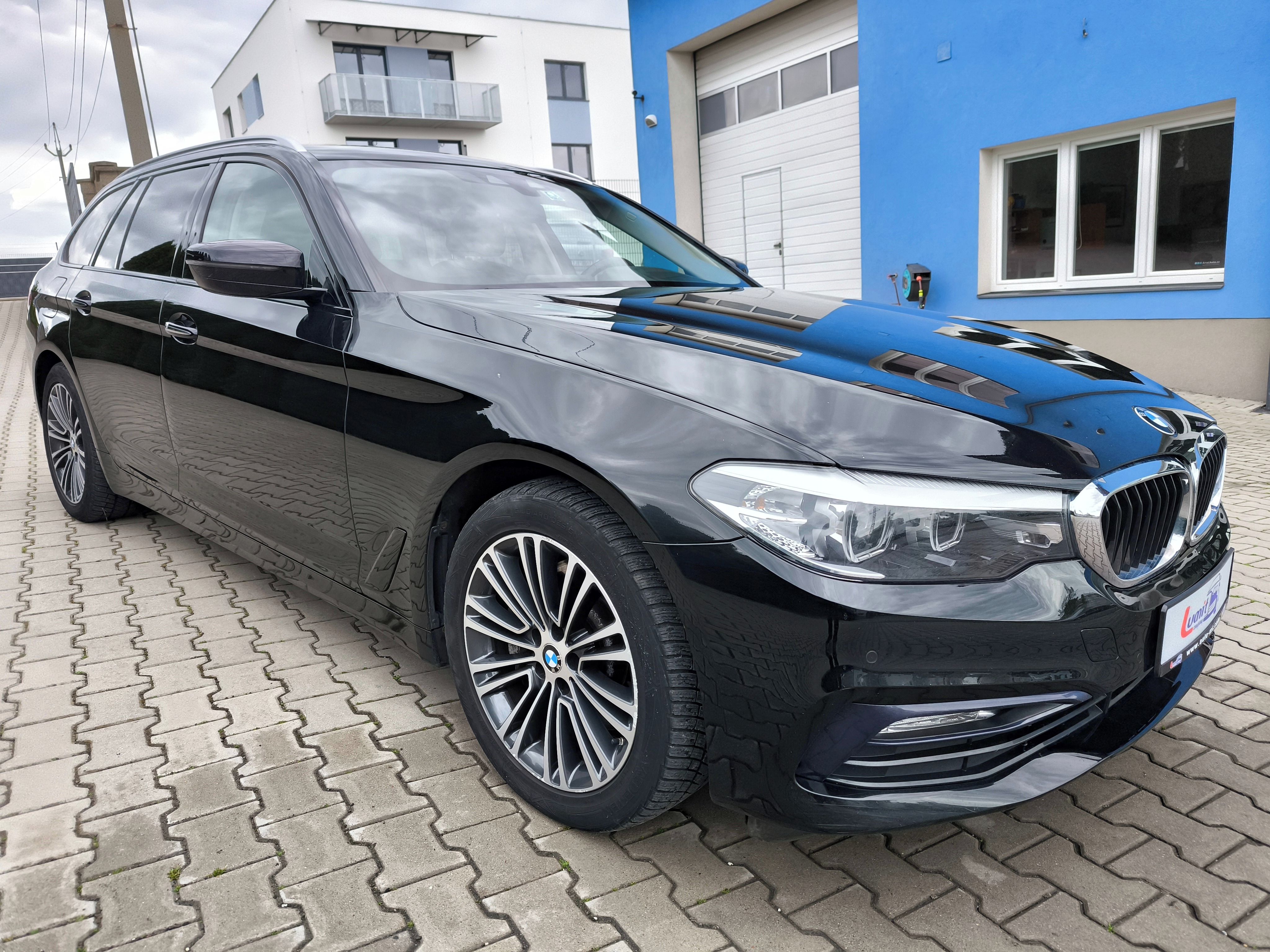 BMW Řada 5, 530D xDrive - fotka 3