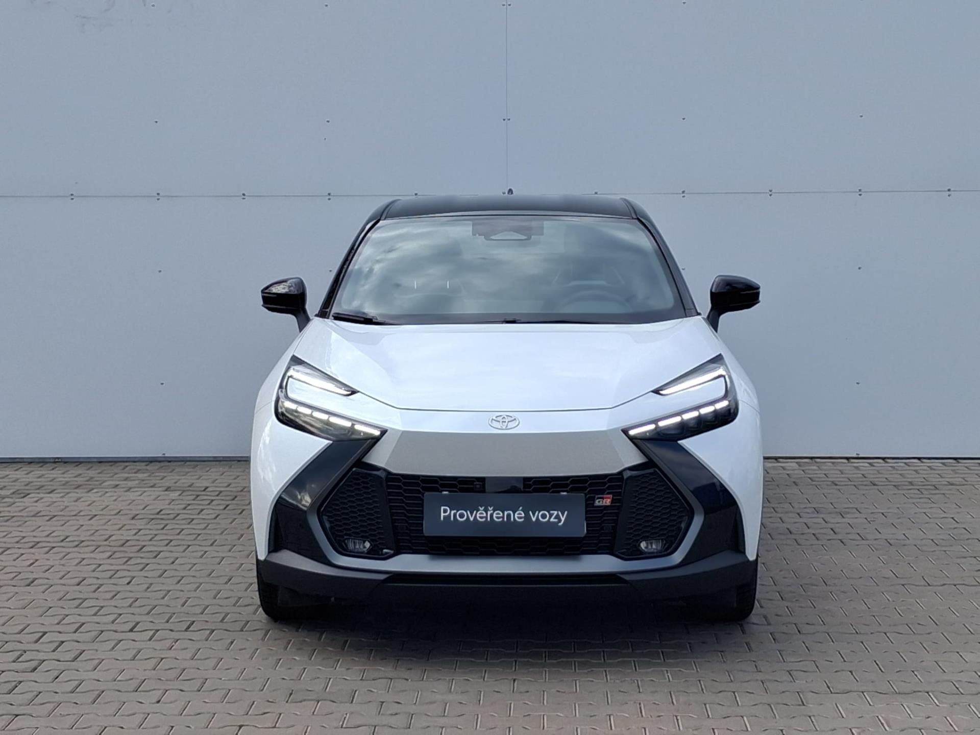 Toyota C-HR, 2,0 HEV e-CVT GR Sport - fotka 4