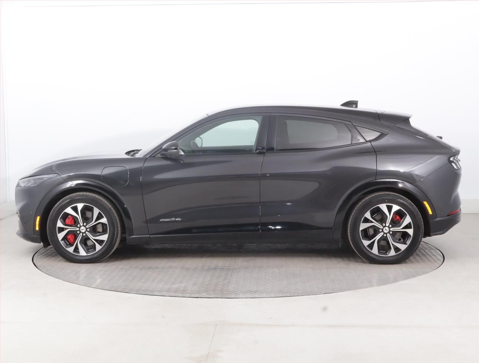 Ford Mustang Mach-E, Extended Range AWD, SoH 93% - fotka 3