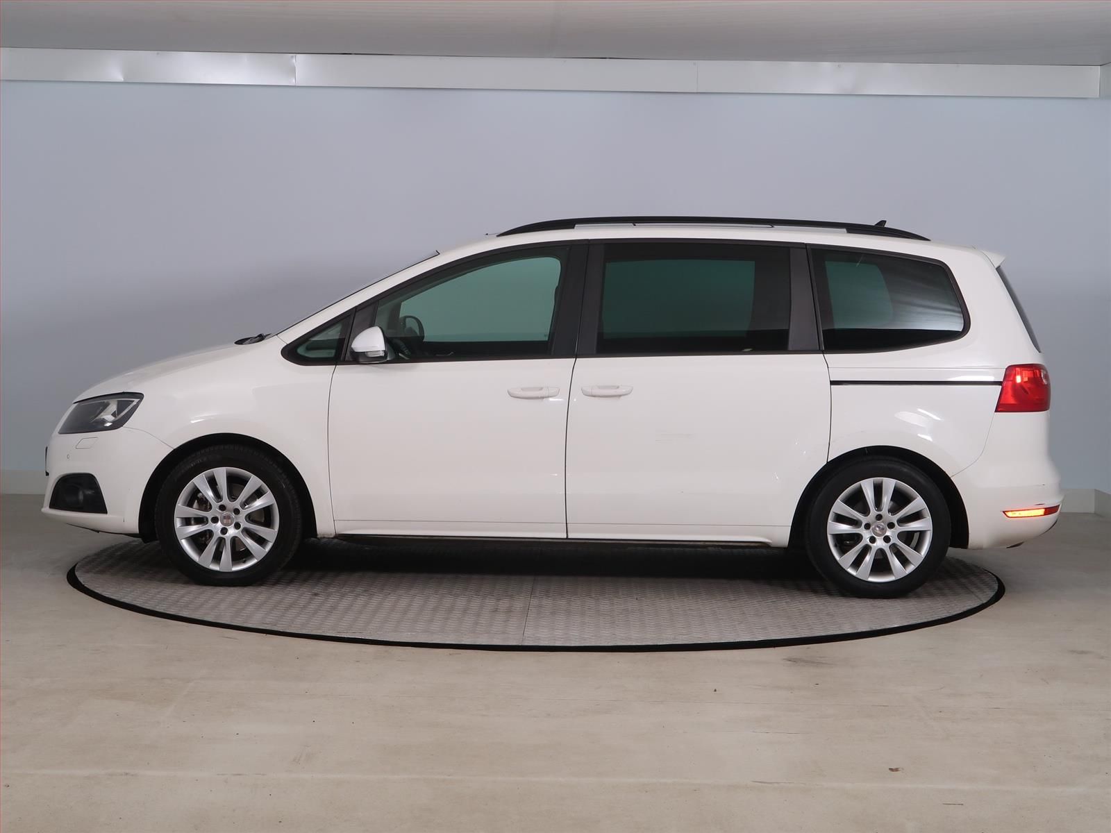 Seat Alhambra, 2.0 TDI, Automat, Navi, Xenony - fotka 3
