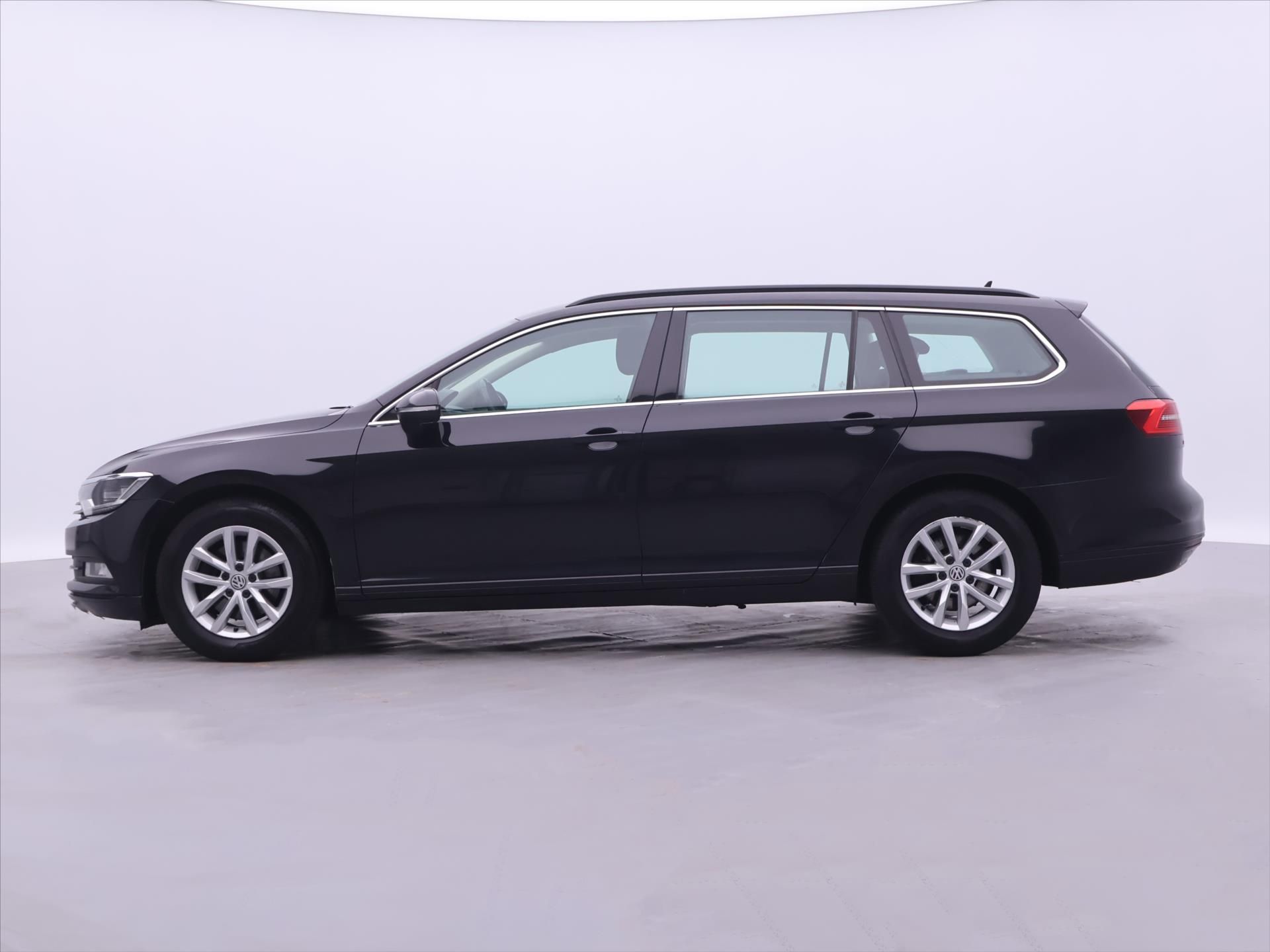 Volkswagen Passat, 1,6 TDI High LED - fotka 4