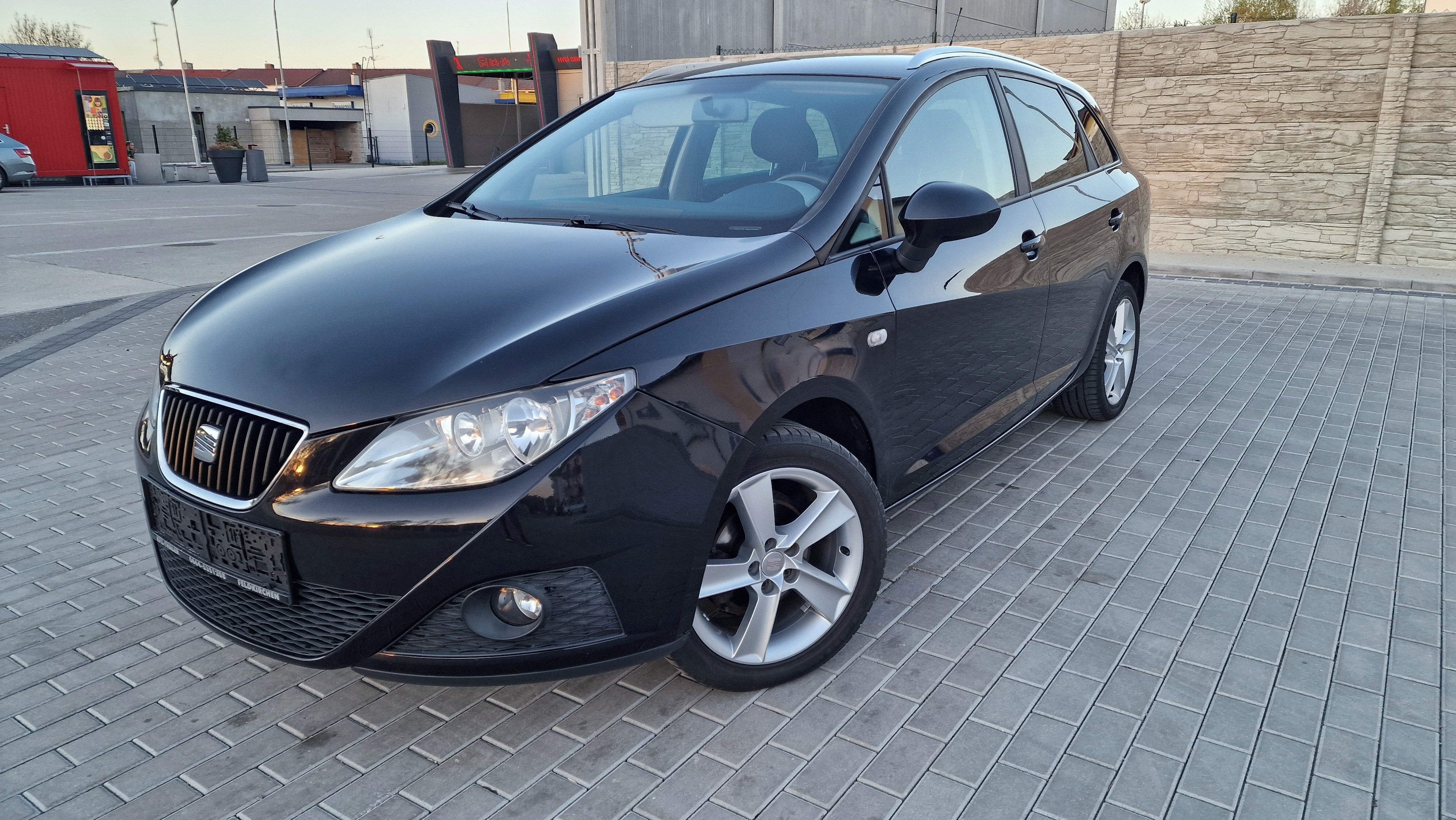 Seat Ibiza, Výborný stav,po velkém servisu - fotka 2