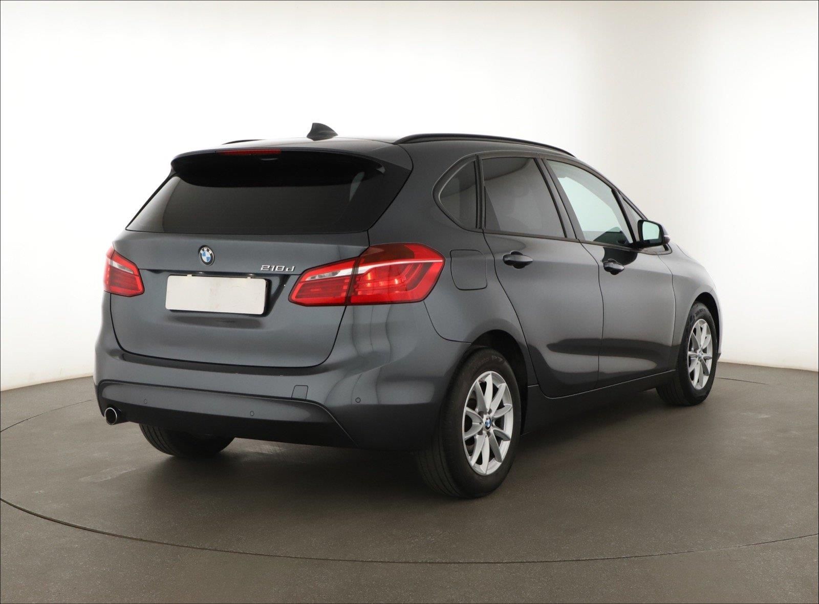 BMW Řada 2, 218d Active Tourer, Automat - fotka 5