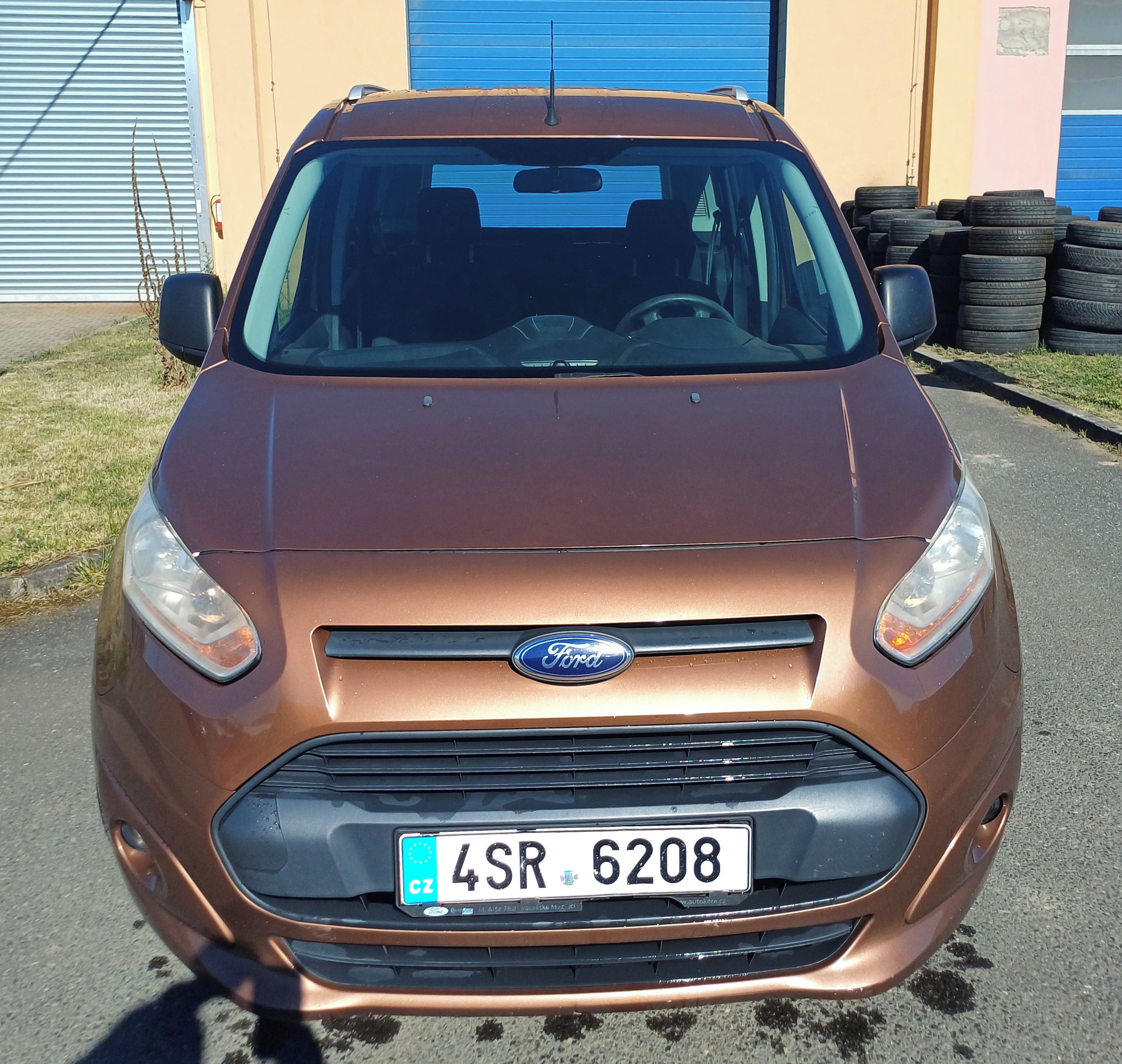 Ford Tourneo Connect, 1.0, 74 KW, ECOBOST, - fotka 2