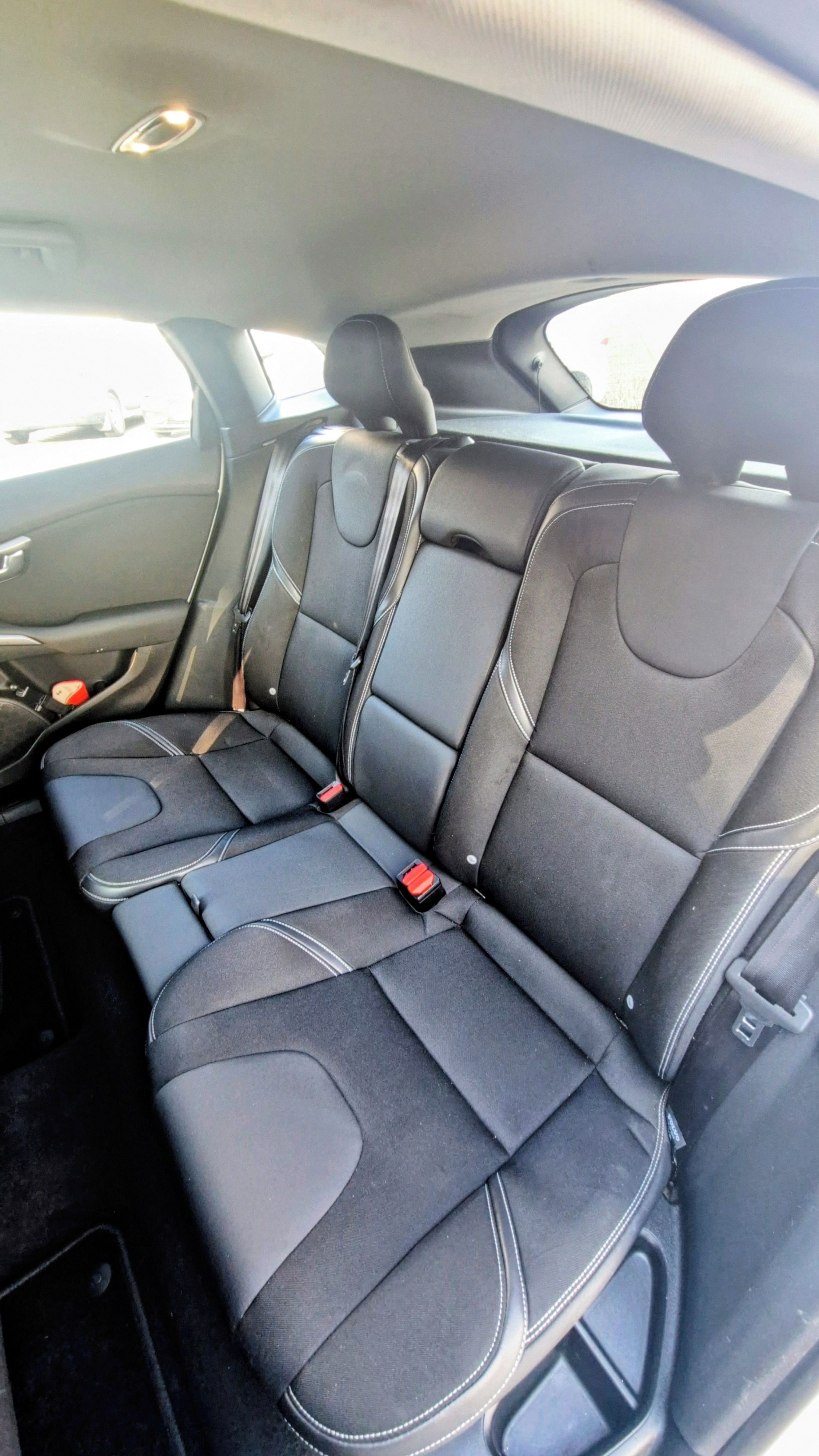 Volvo V40, VOLVO V40 D3 2.0 AUT., Z.PNEU - fotka 6
