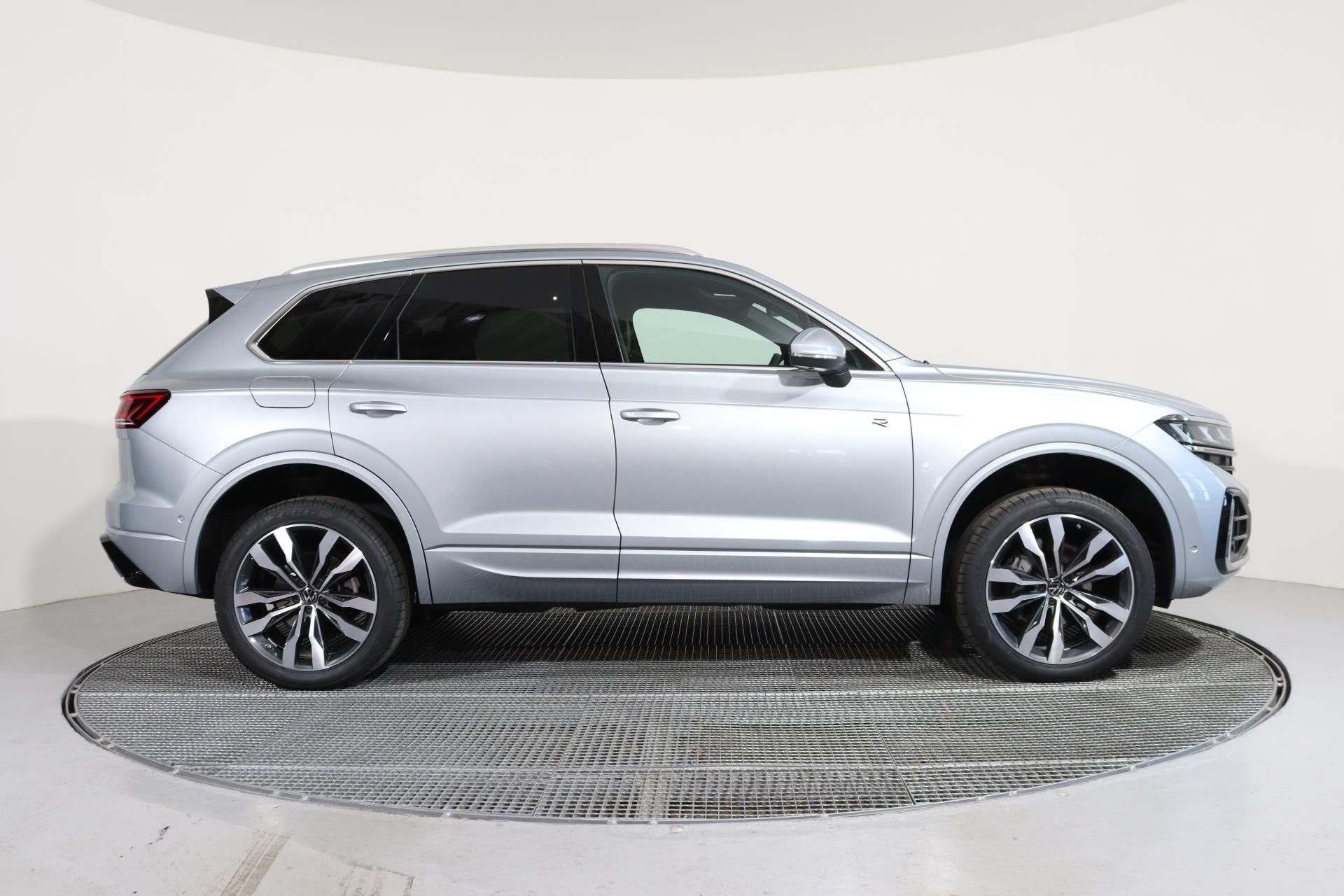 Volkswagen Touareg, R-LINE V6 3,0 TDI 4MOTION - fotka 3